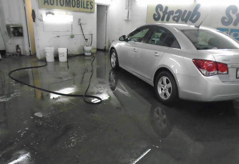 Straub Collision Center gallery 4