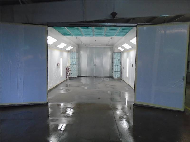 Straub Collision Center gallery 5