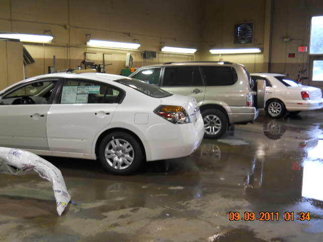 Girard Nissan Collision gallery 4