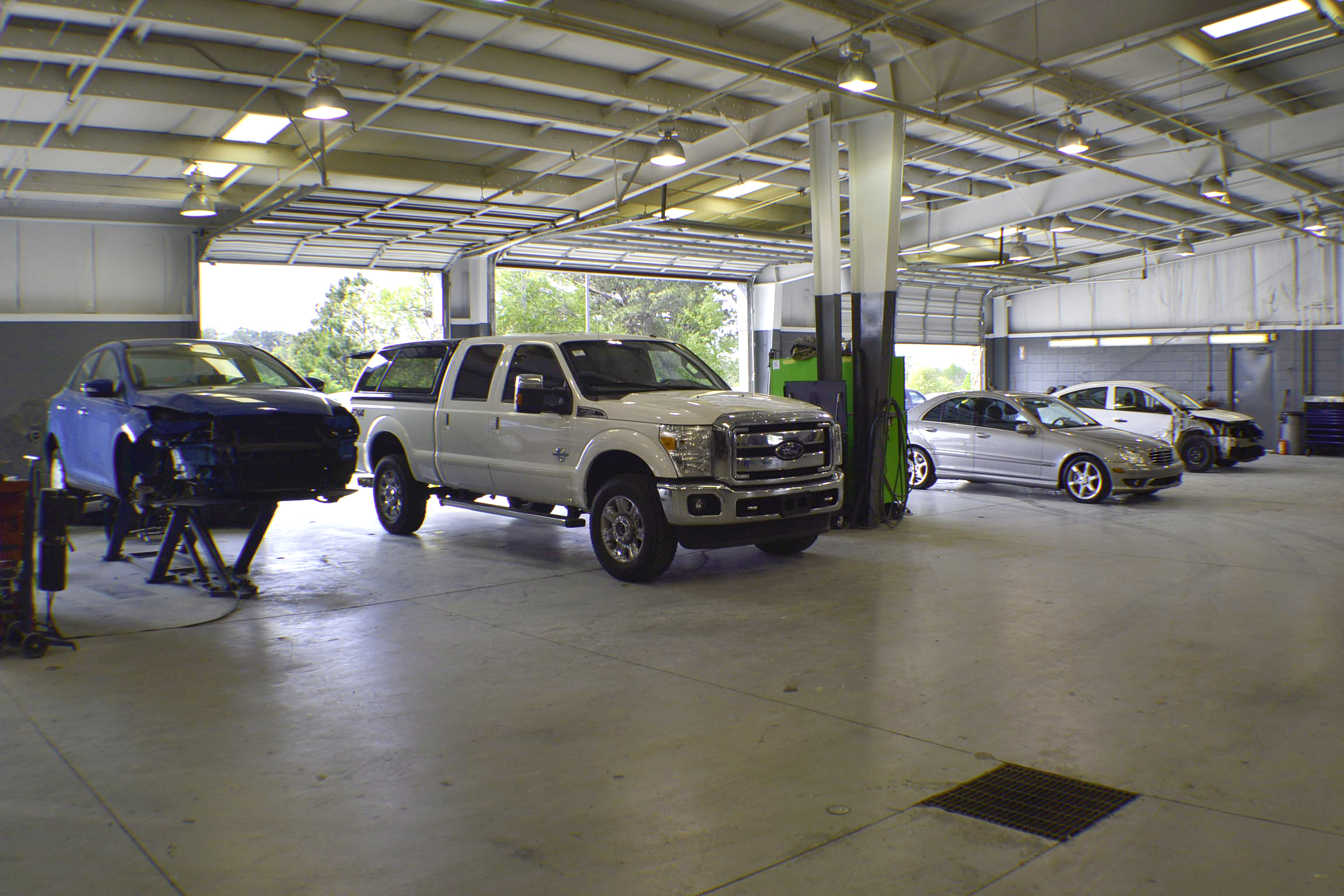 Athens Collision Center gallery 3