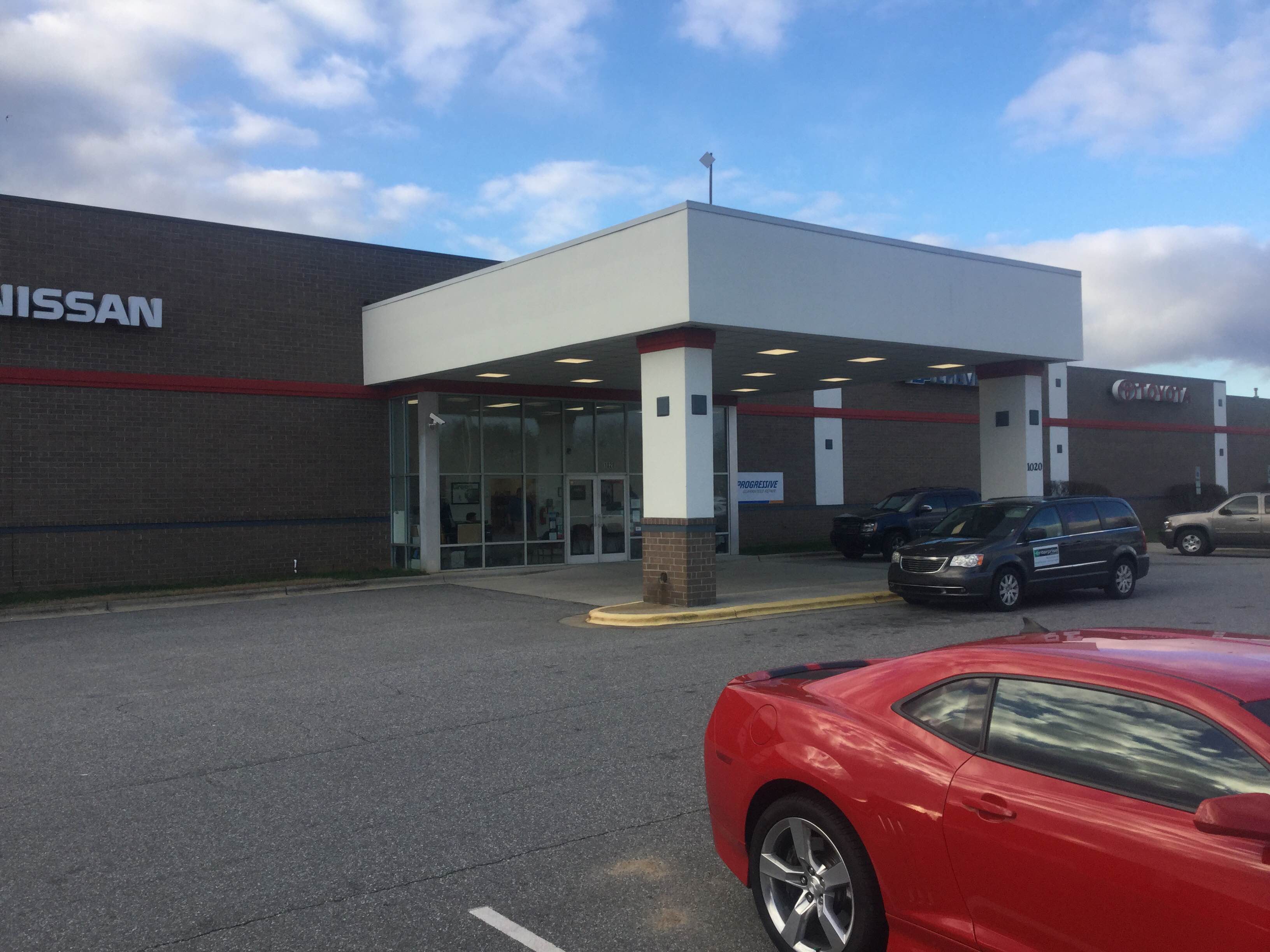 Modern Automotive Body Shop gallery 3
