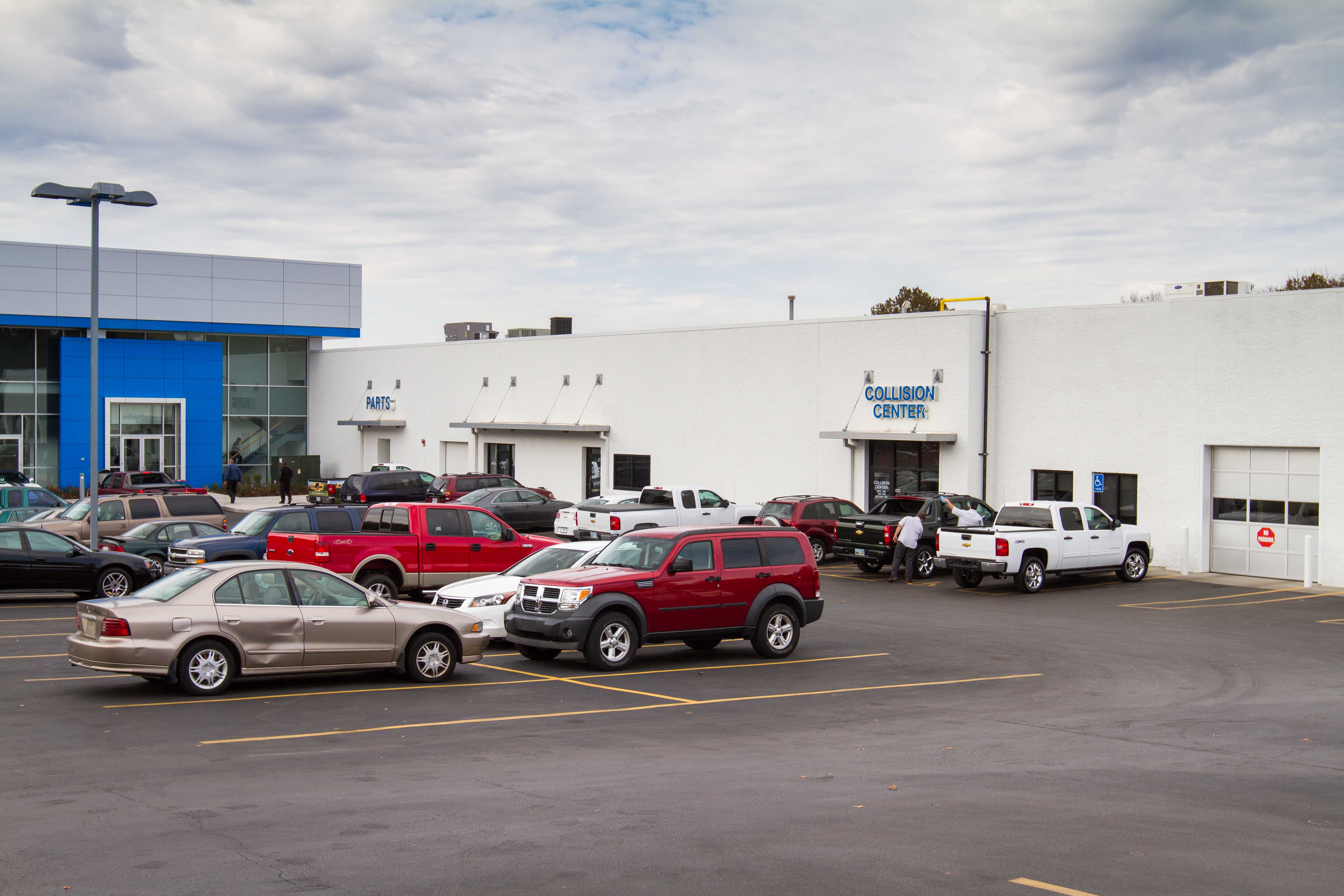 Hendrick Collision Center - Merriam