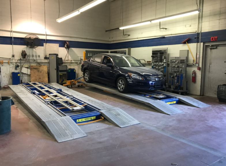 Hendrick Collision Center - Merriam gallery 4