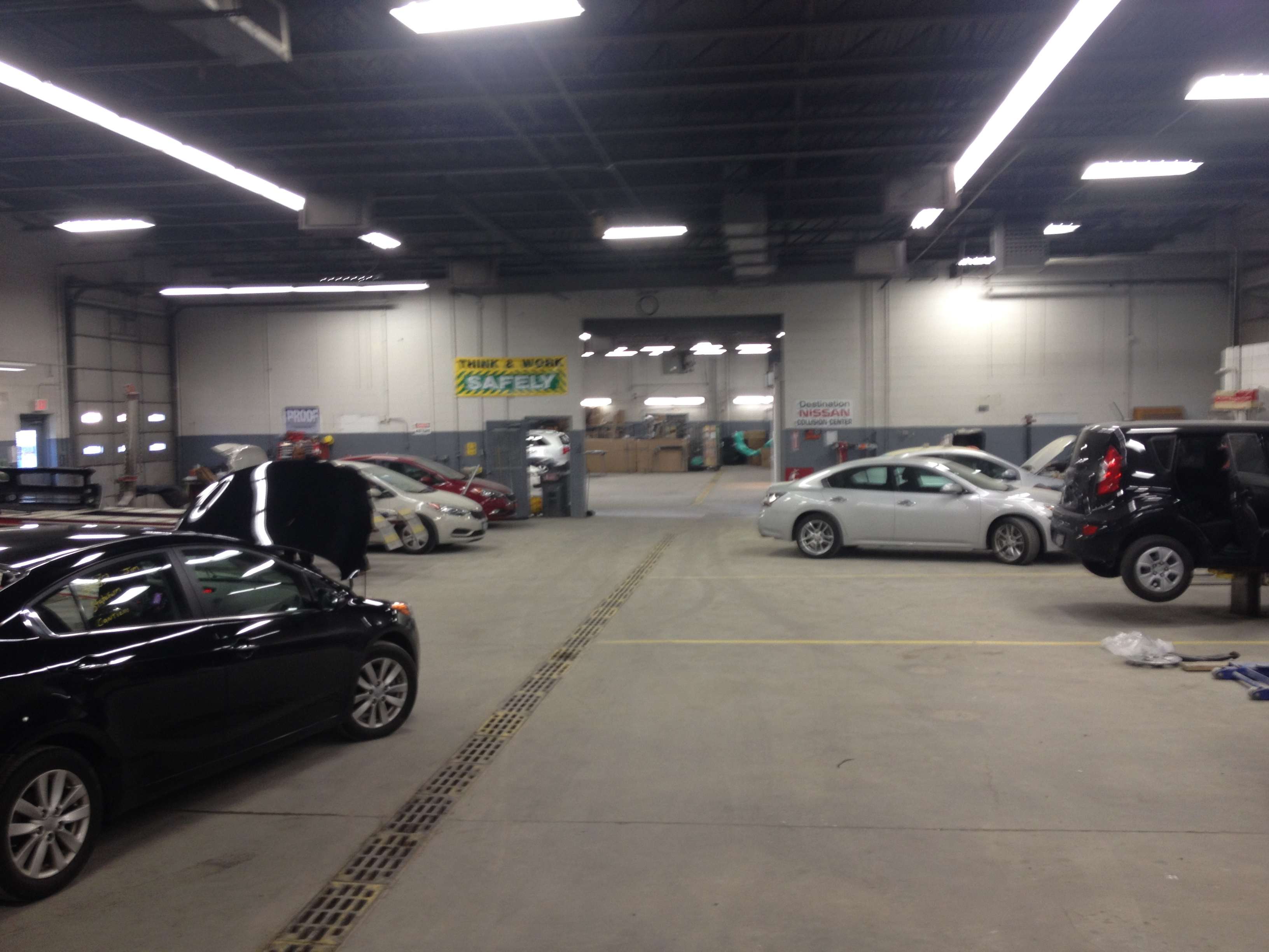 Destination Nissan Collision Center gallery 2