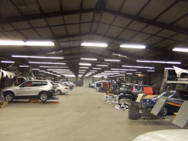AutoNation Collision Center Addison gallery 3