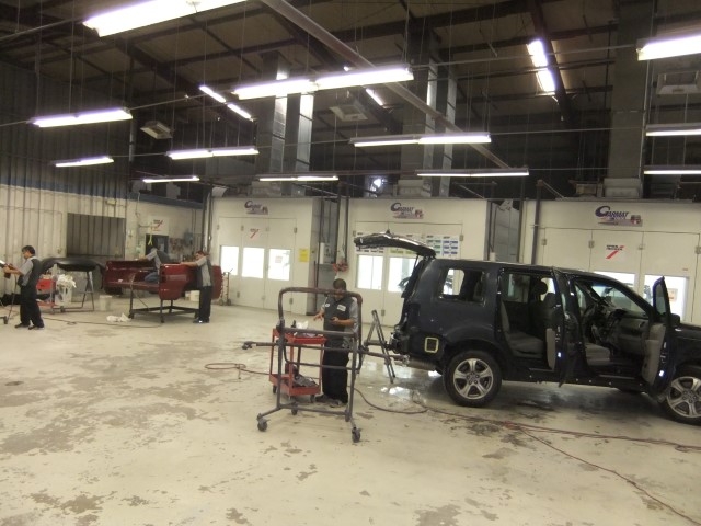 AutoNation Collision Center Addison gallery 4