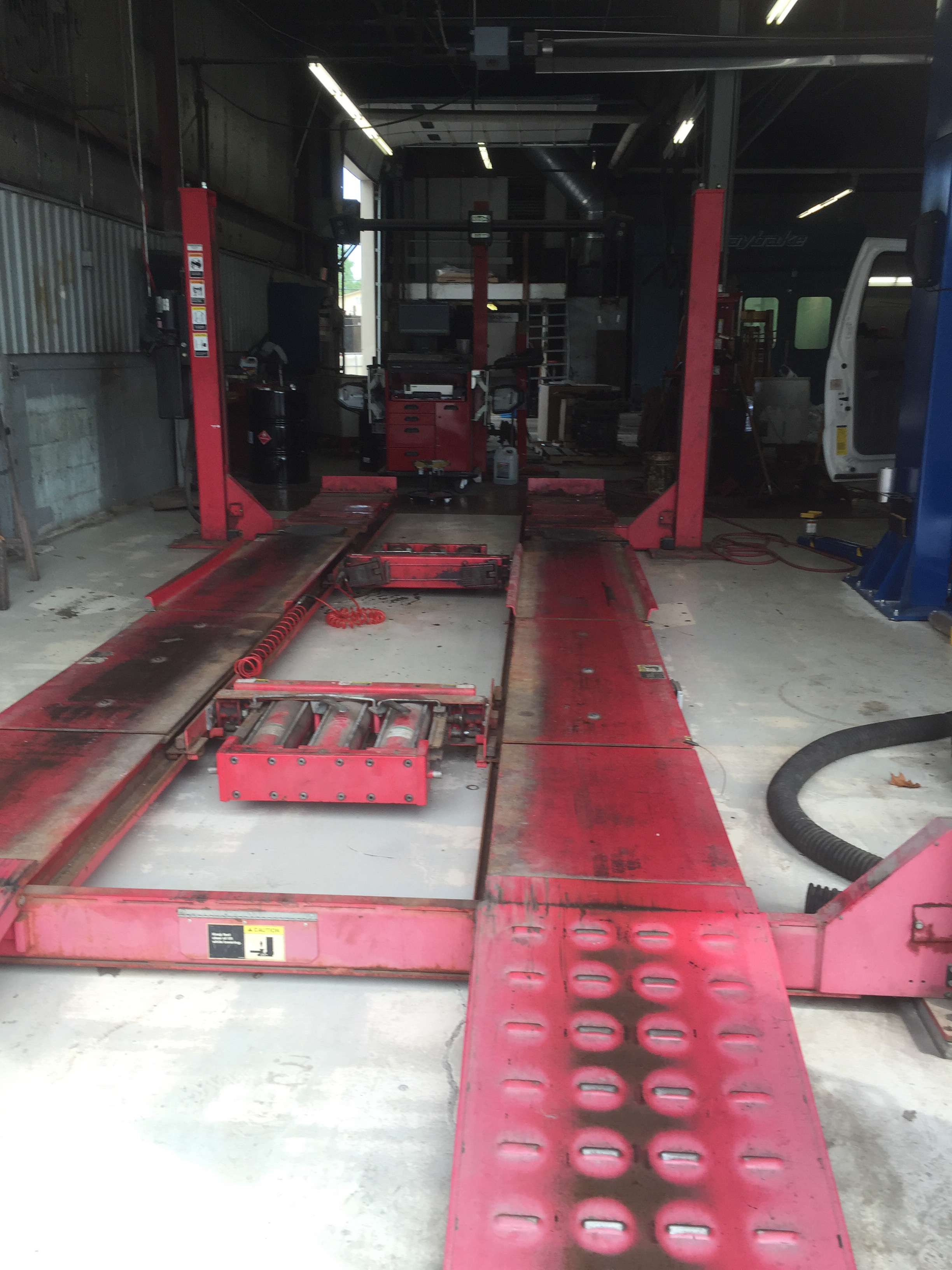 Auffenberg Body Shop gallery 3