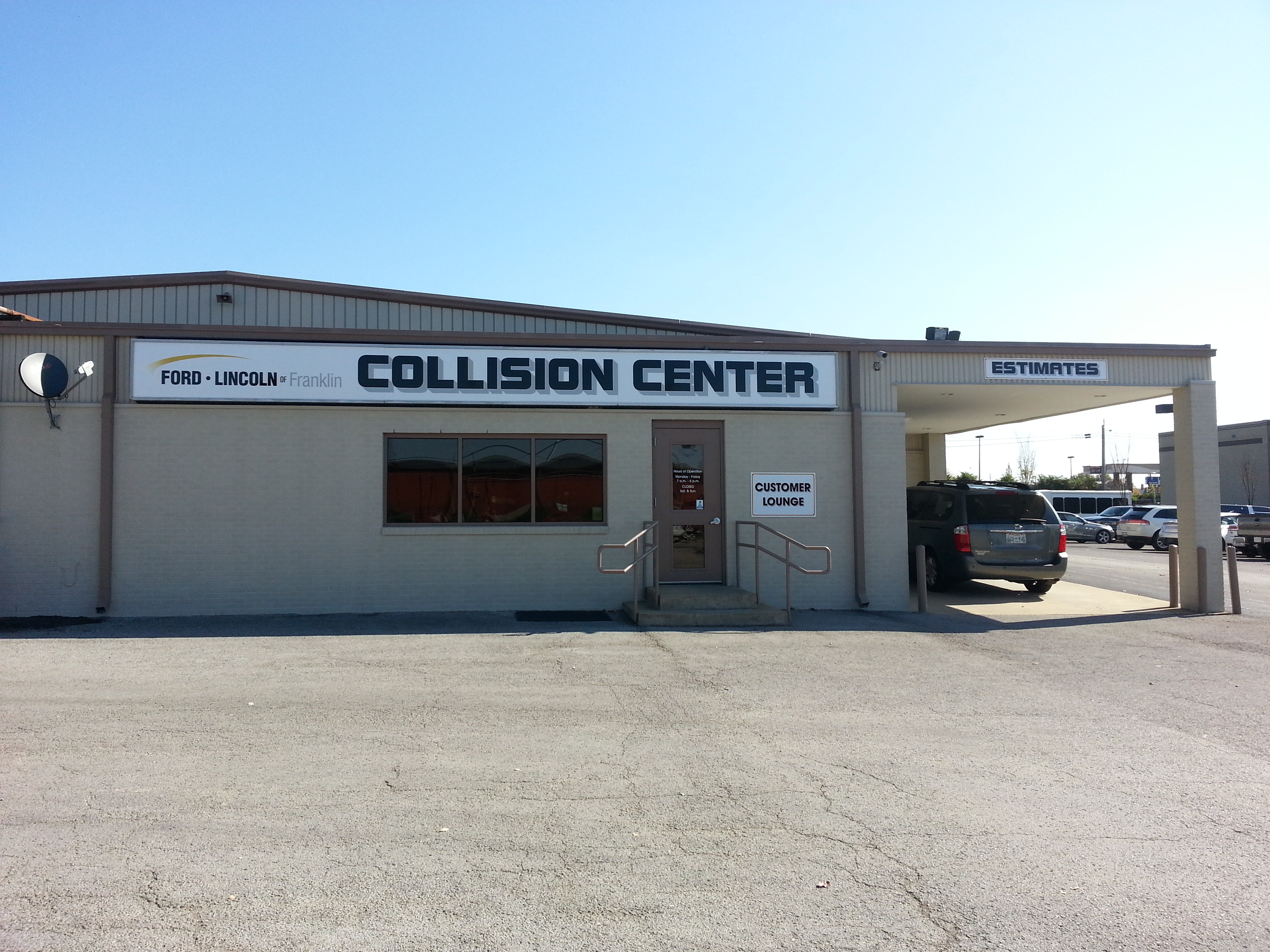 Ford Lincoln of Franklin Collision gallery 1