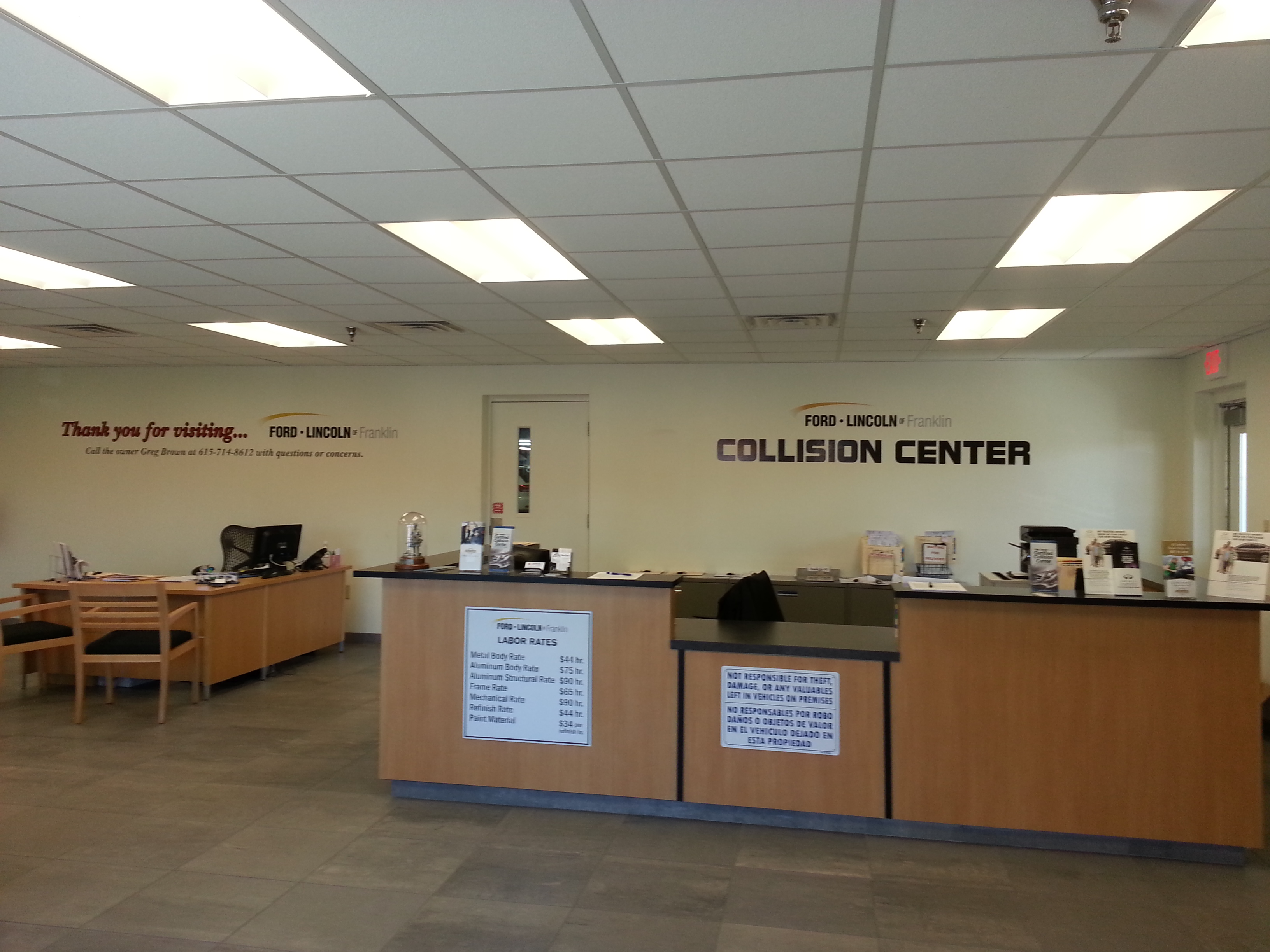 Ford Lincoln of Franklin Collision gallery 2