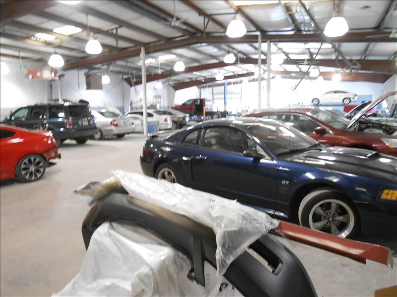 Hall Ford/Hyundai Collision Center gallery 3