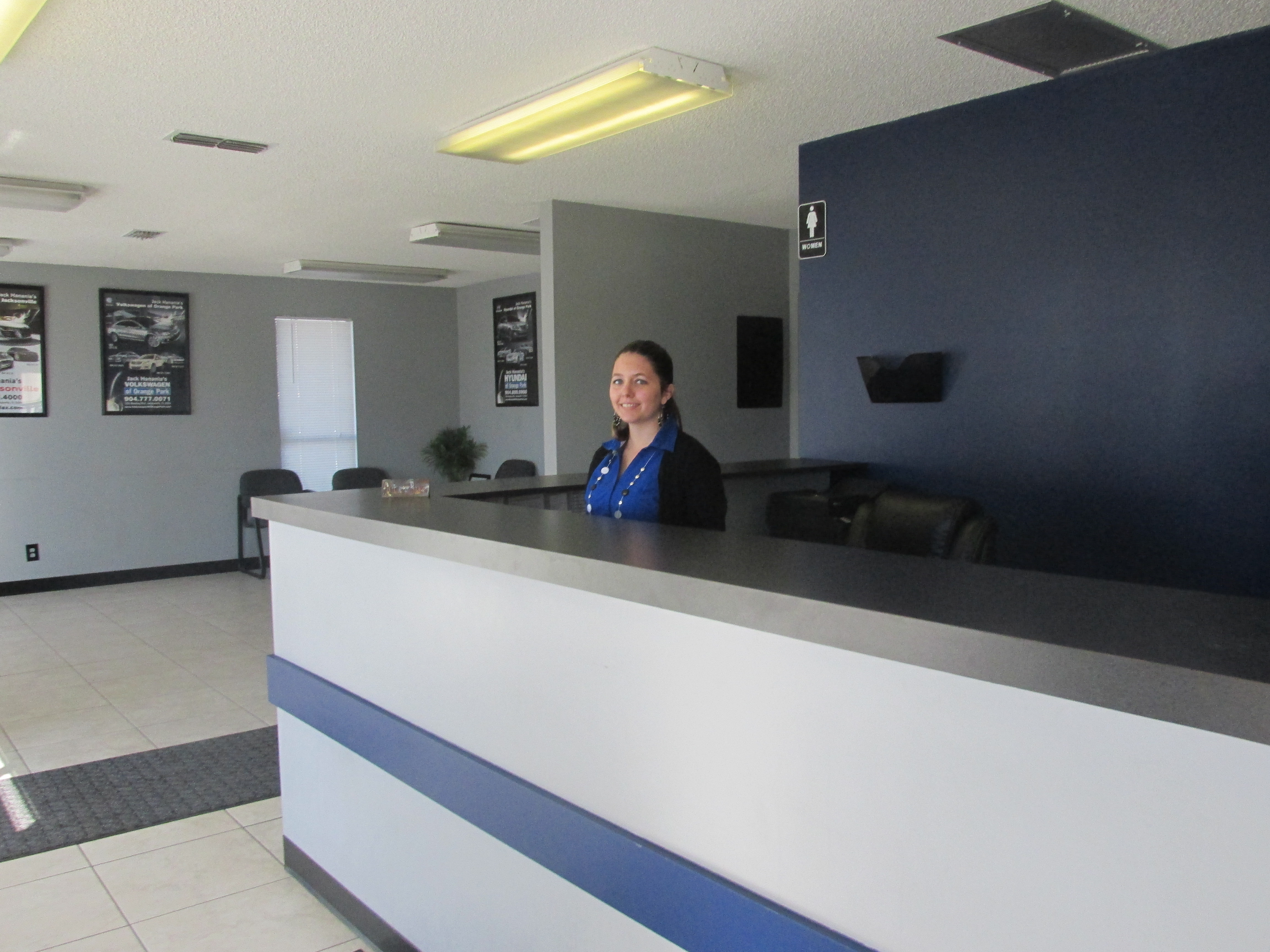 Hanania Collision Center gallery 2