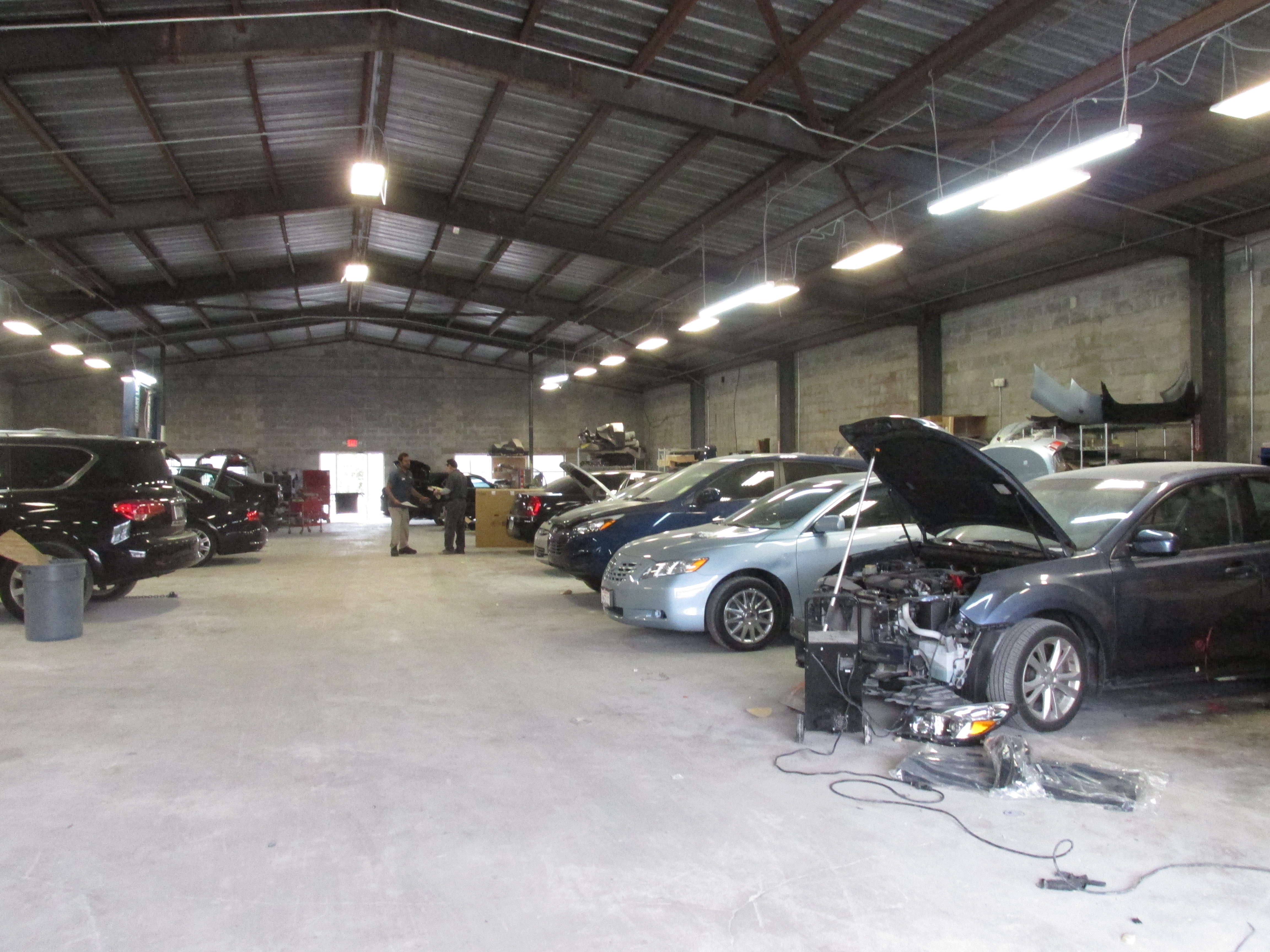 Hanania Collision Center gallery 5