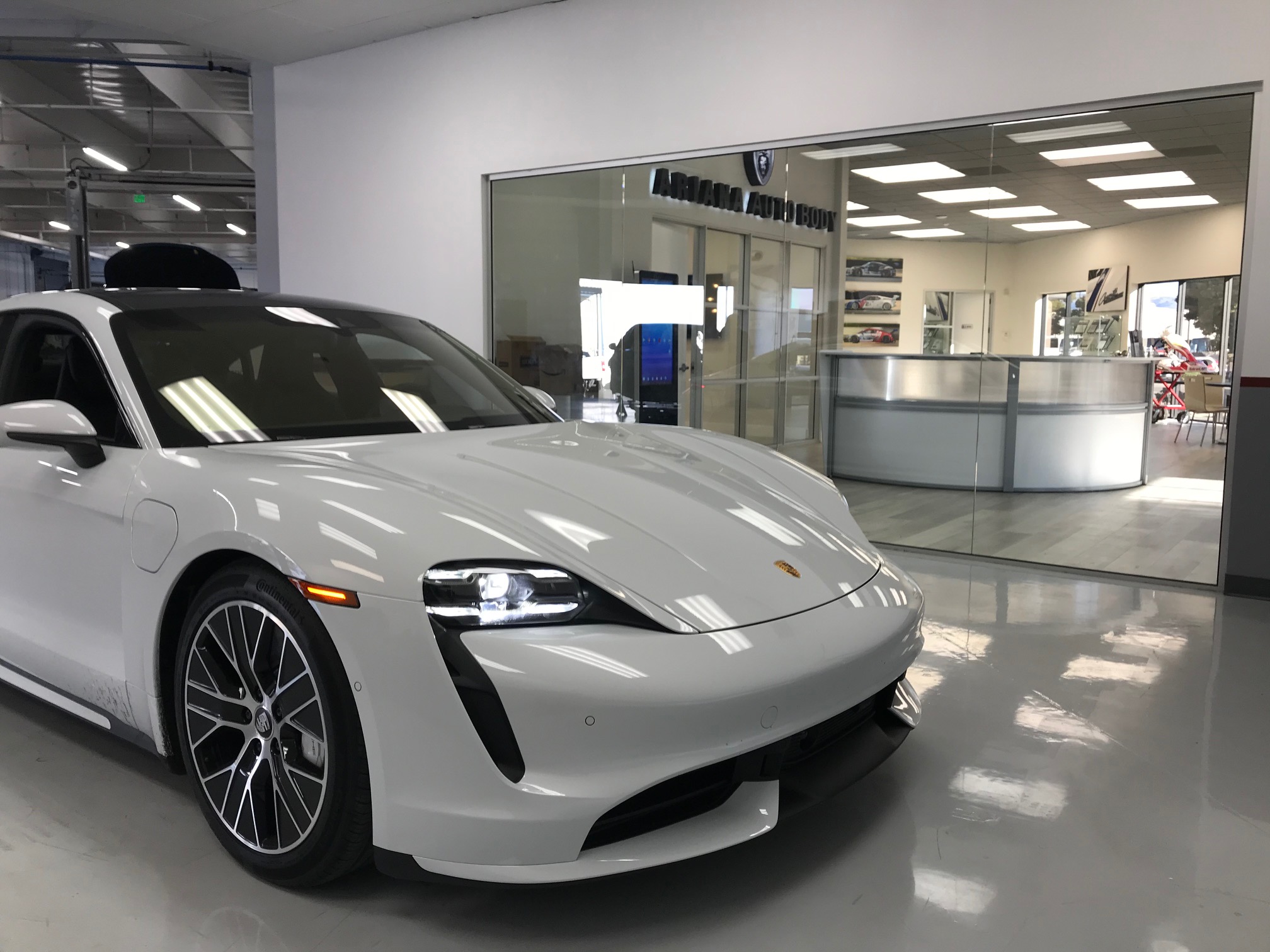 Ariana Auto Body gallery 3