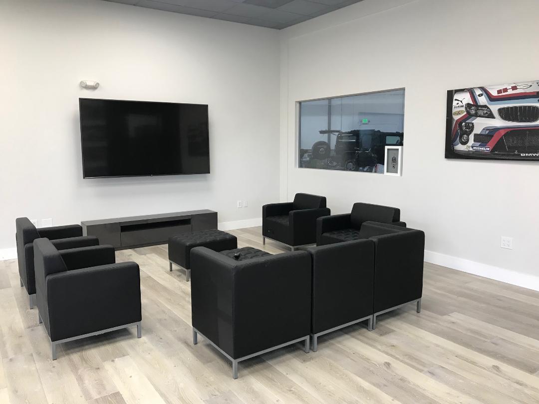 Ariana Auto Body gallery 4