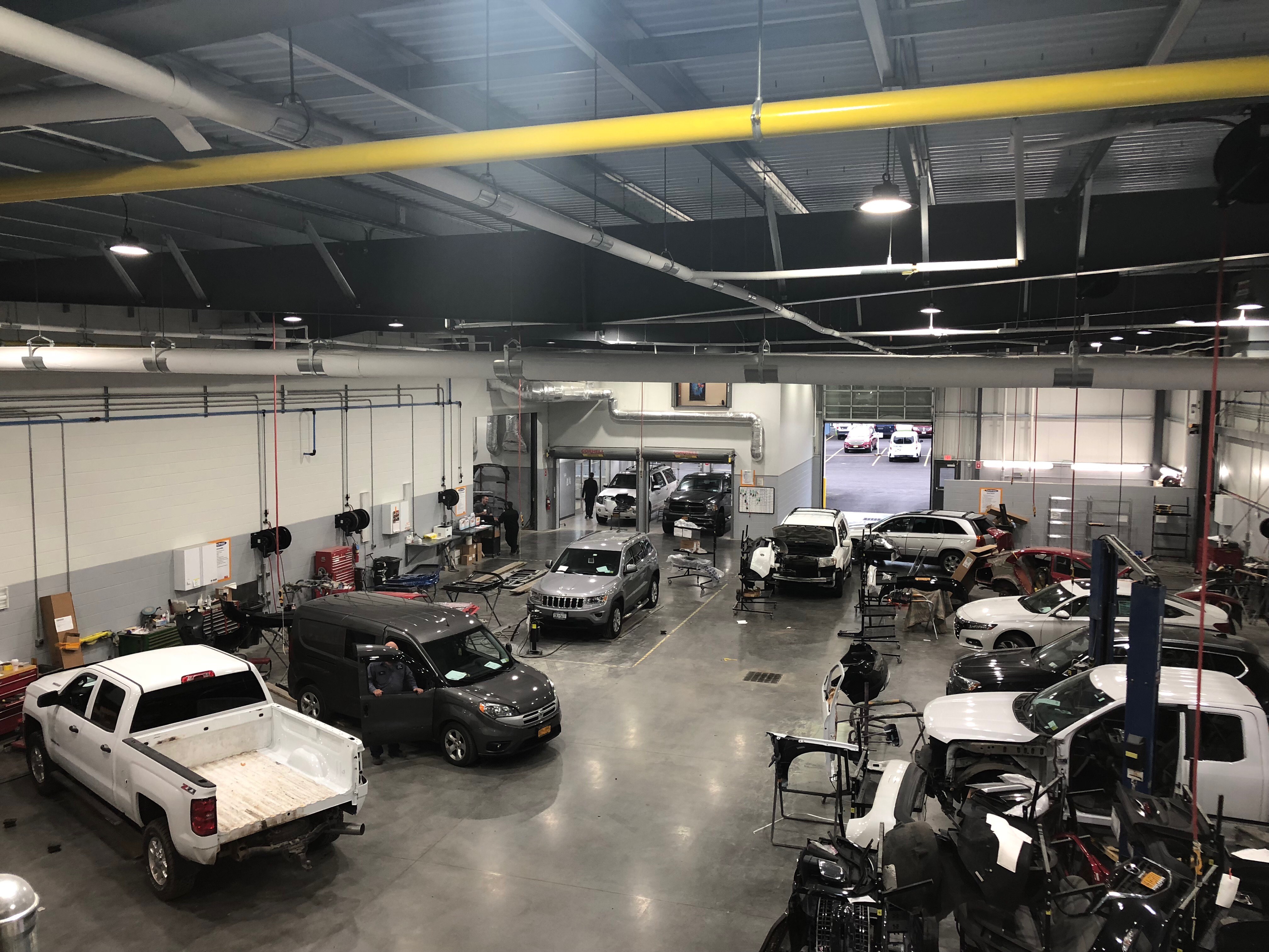 Carbone Collision Center gallery 3