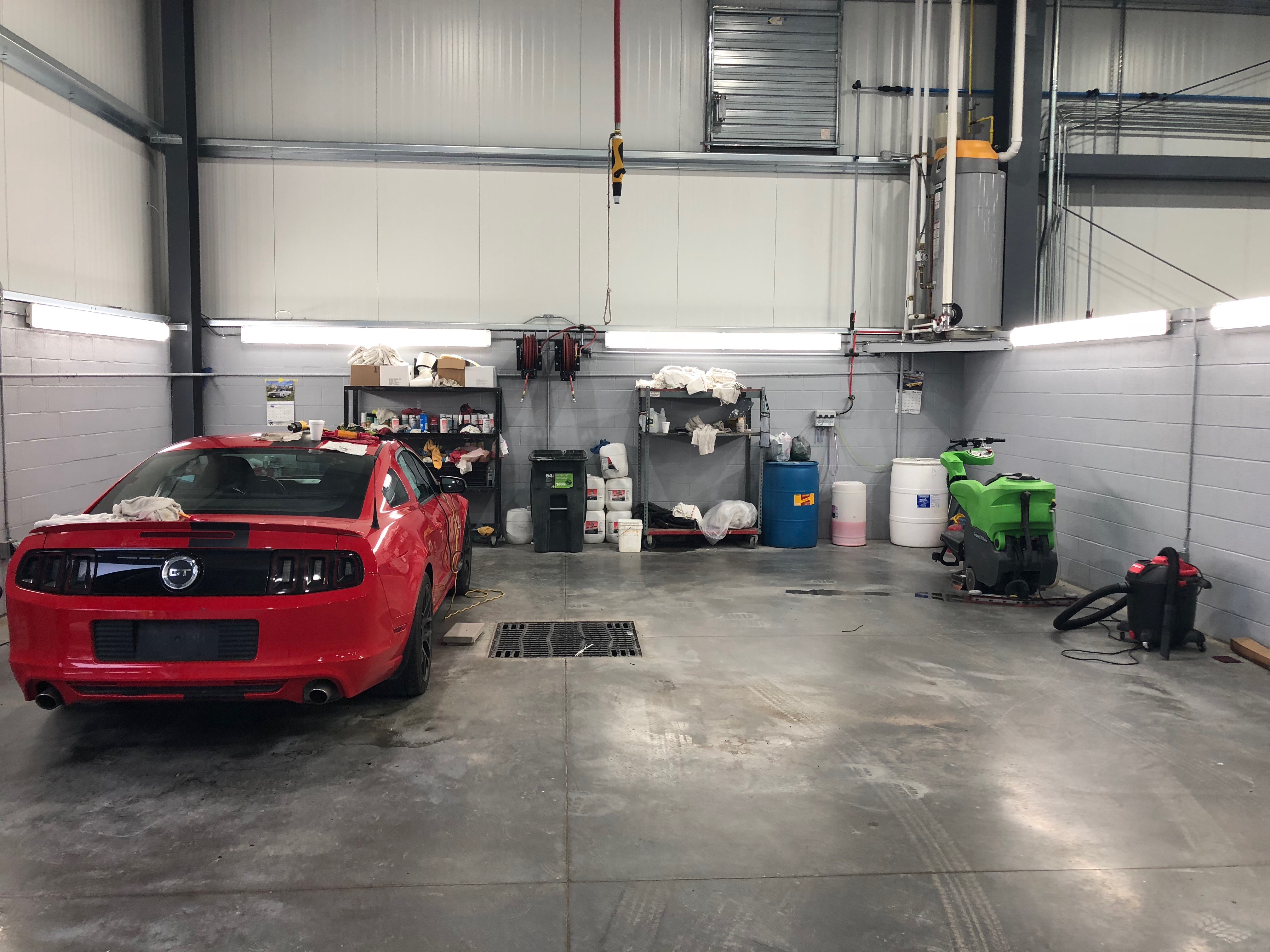 Carbone Collision Center gallery 4