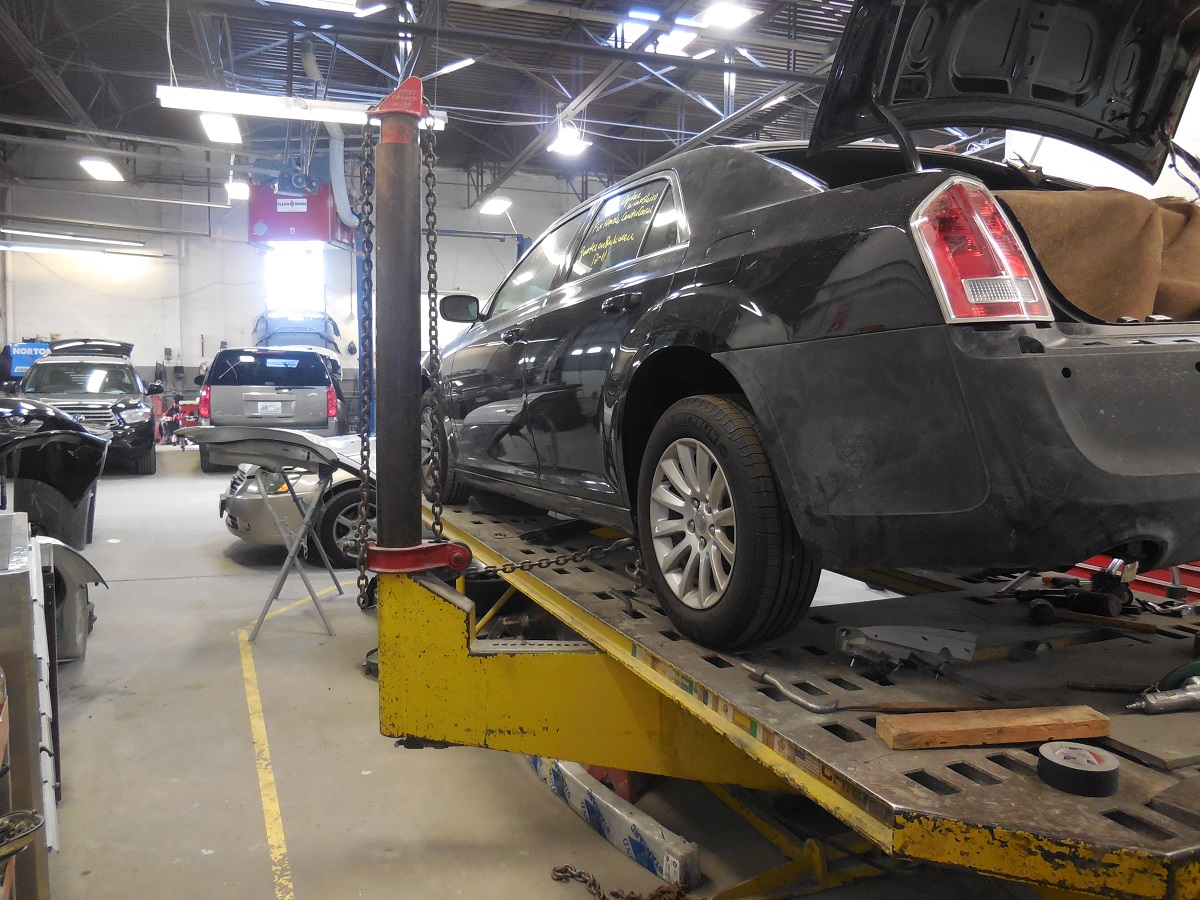Dean Auto Collision Center  gallery 5