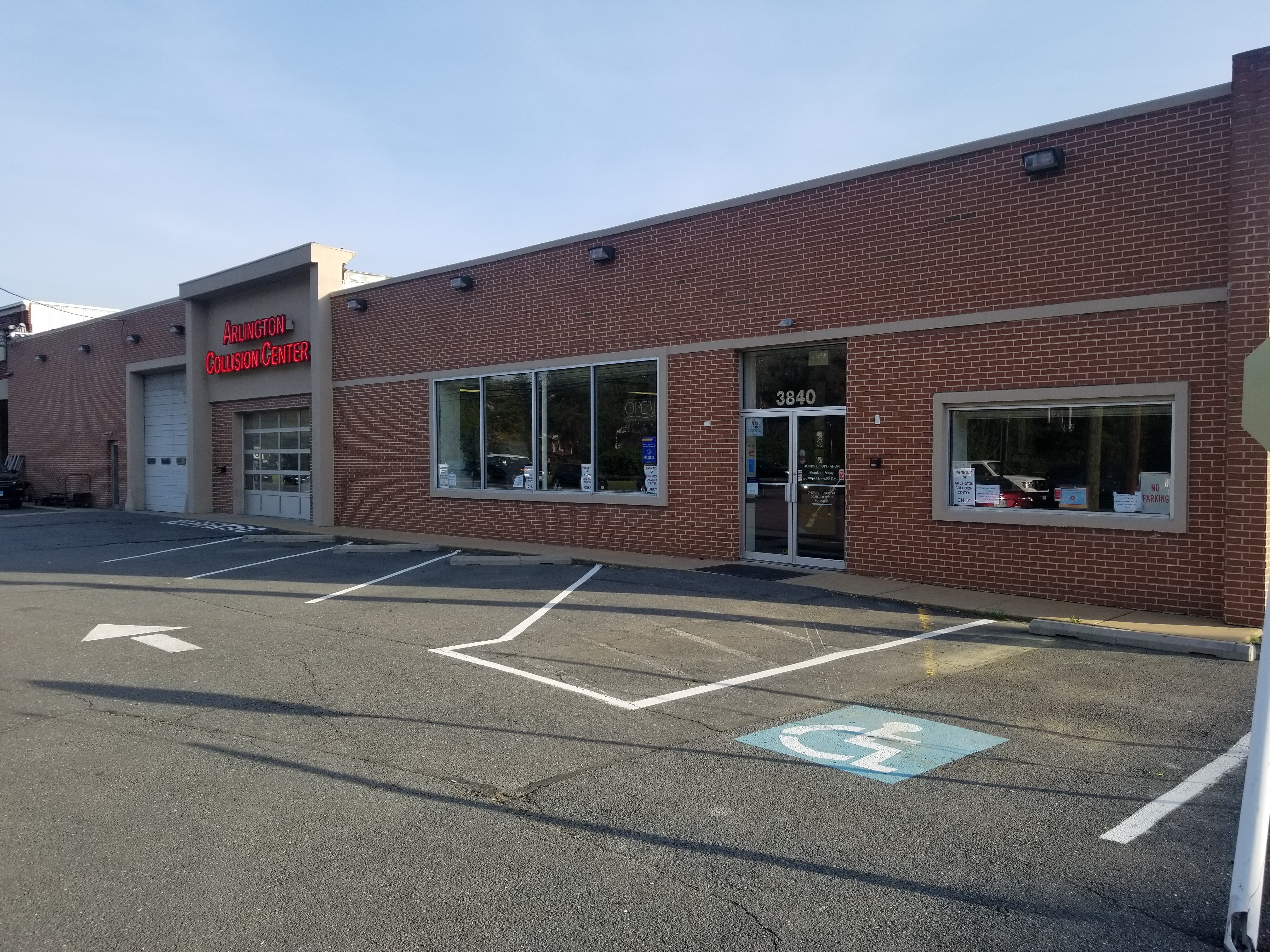 Arlington Collision Center gallery 4