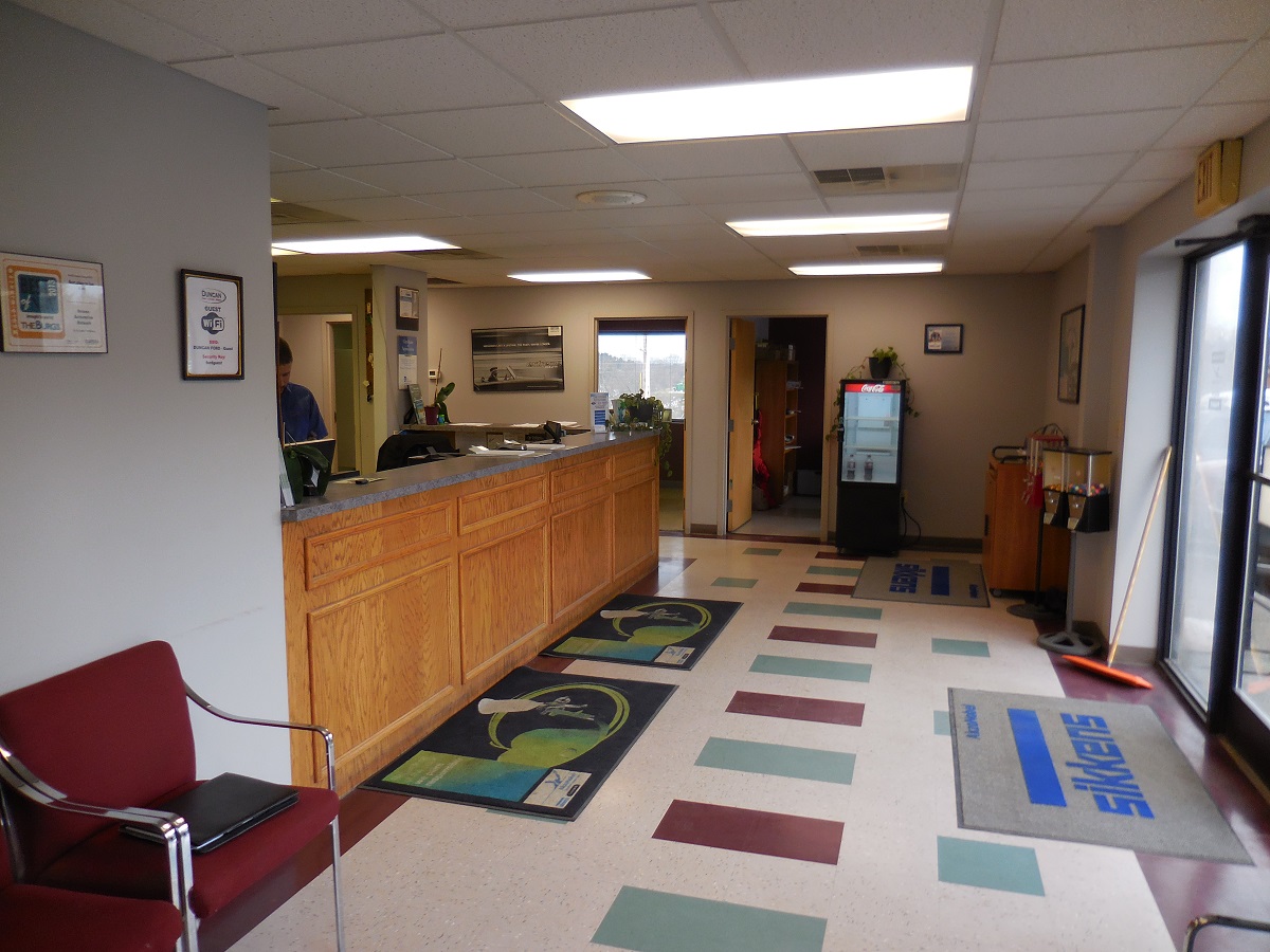 Duncan Collision Center gallery 5