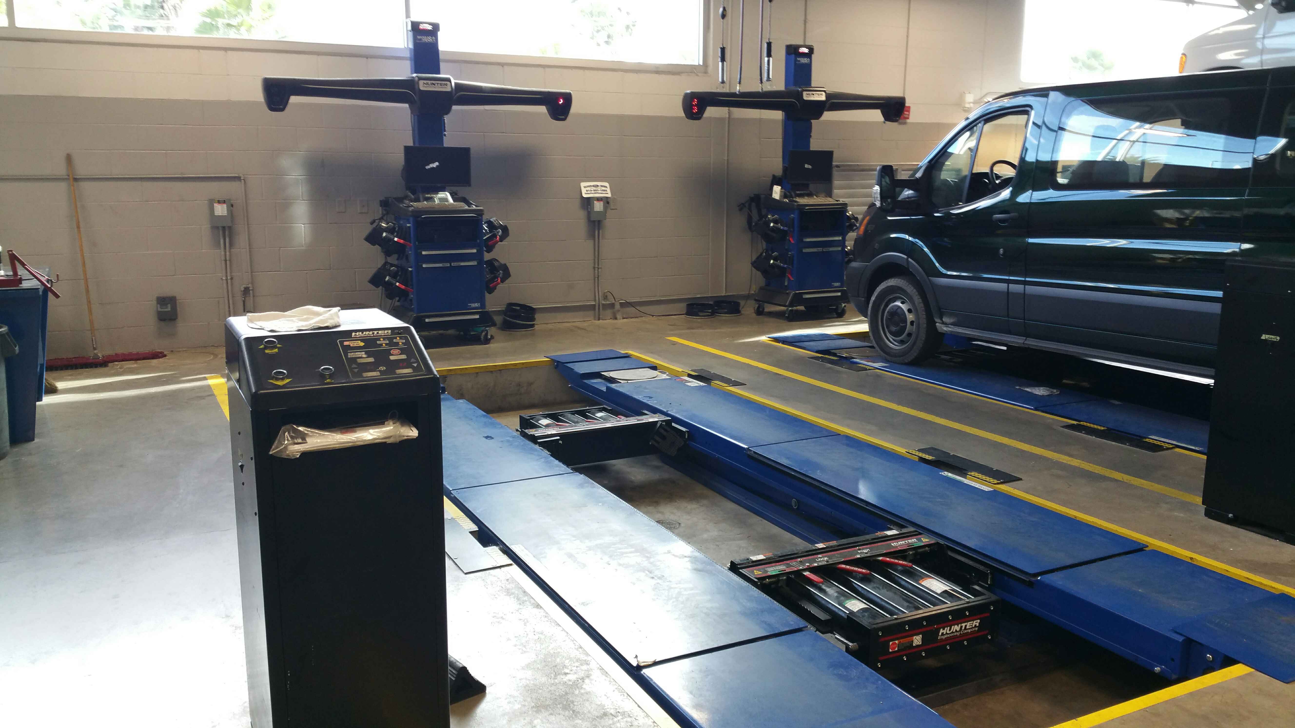 Elder Ford Collision Center gallery 3