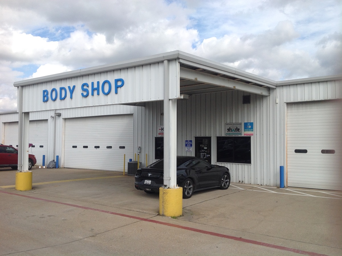 College Station Ford Collision Center gallery 1