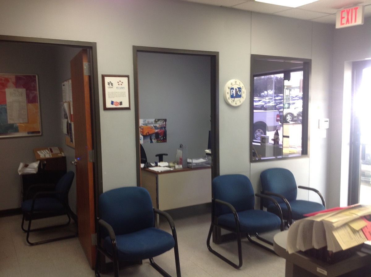 College Station Ford Collision Center gallery 2