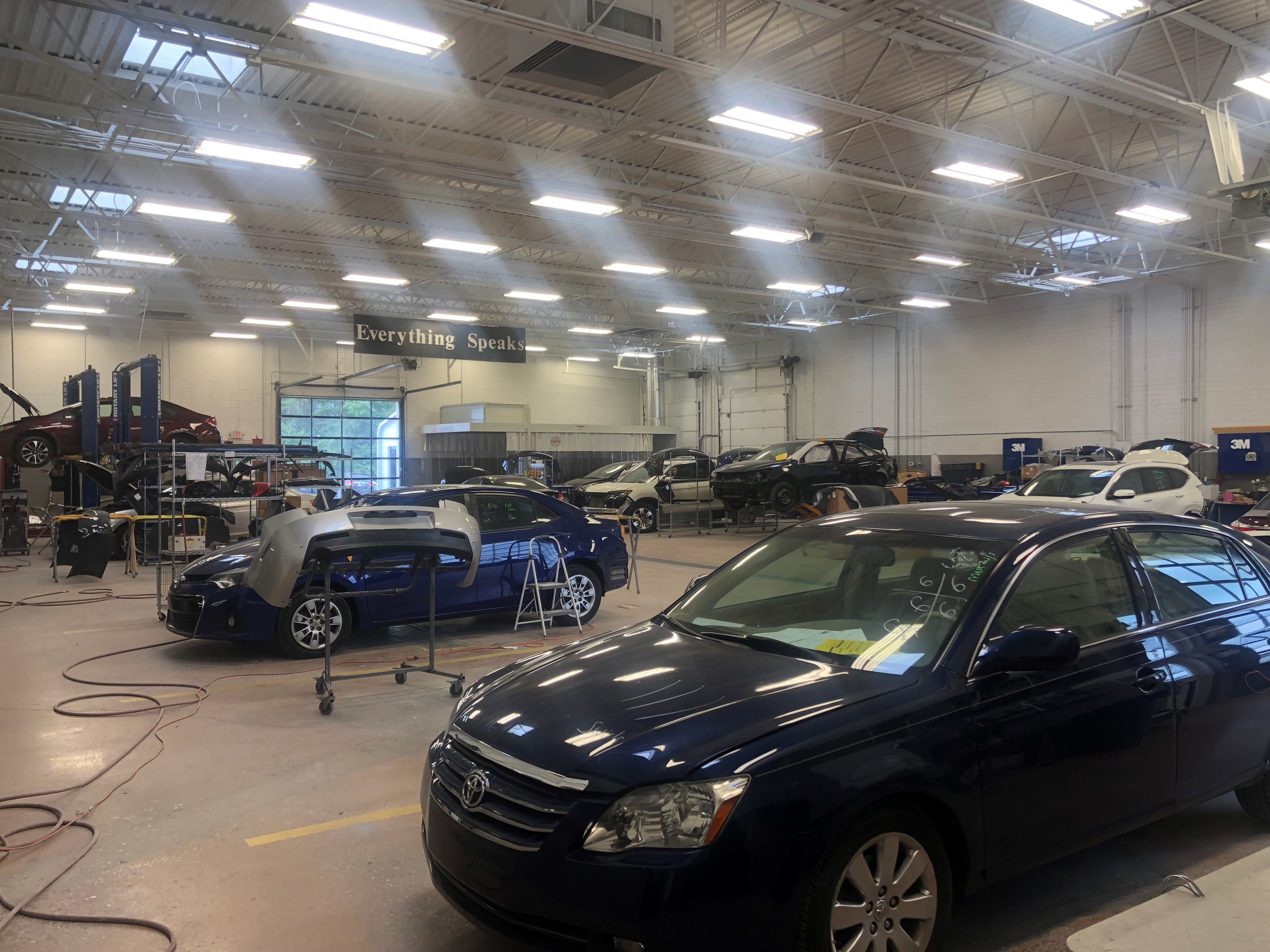Hendrick Collision Center Hickory gallery 3