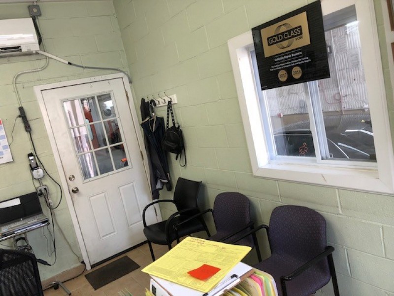 Merit Auto Body gallery 1