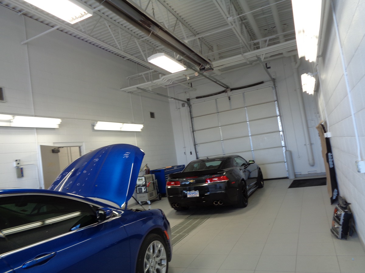 Denny Menholt Collision Center gallery 2