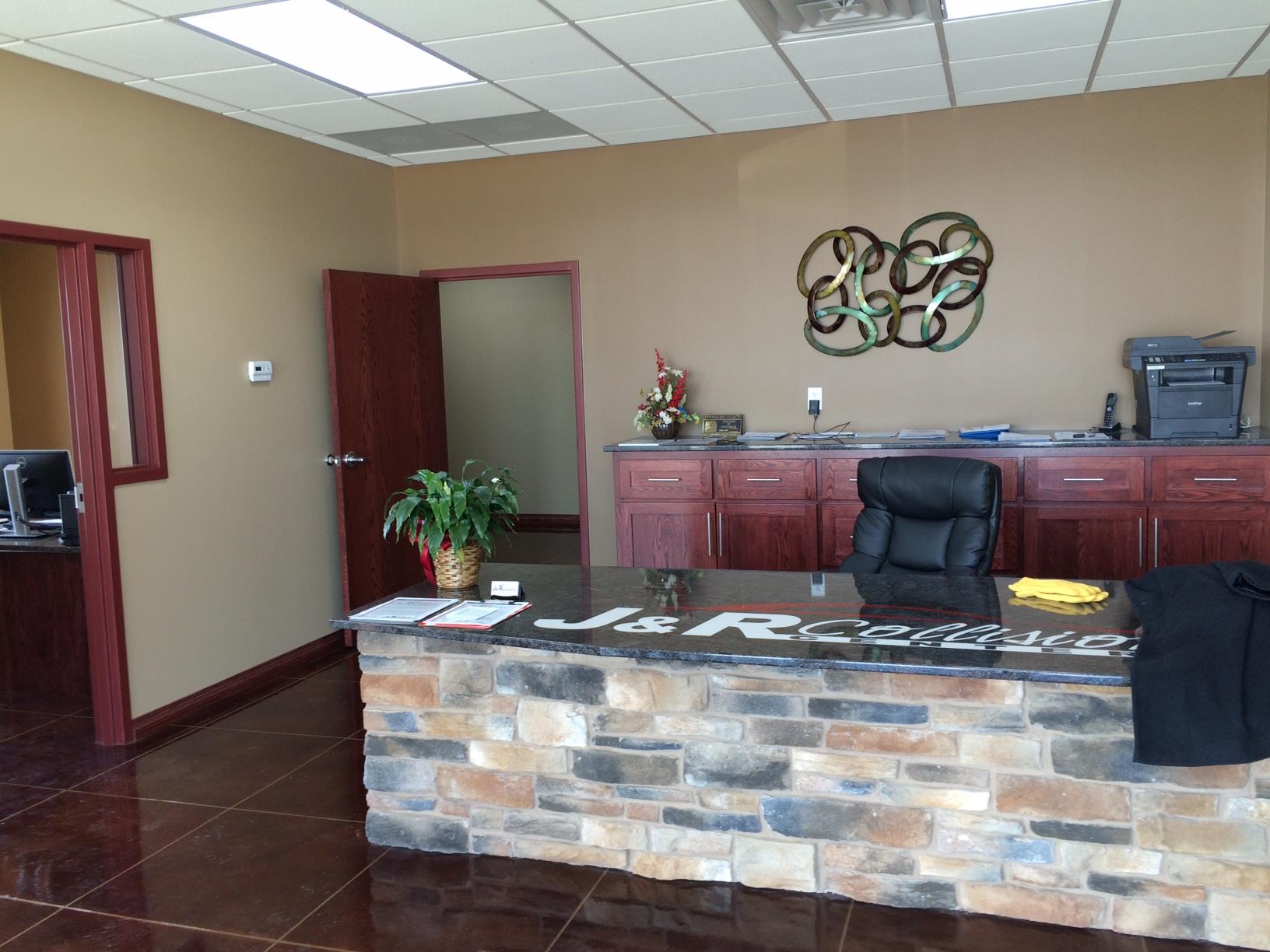 J&R Collision Centers - Effingham gallery 2