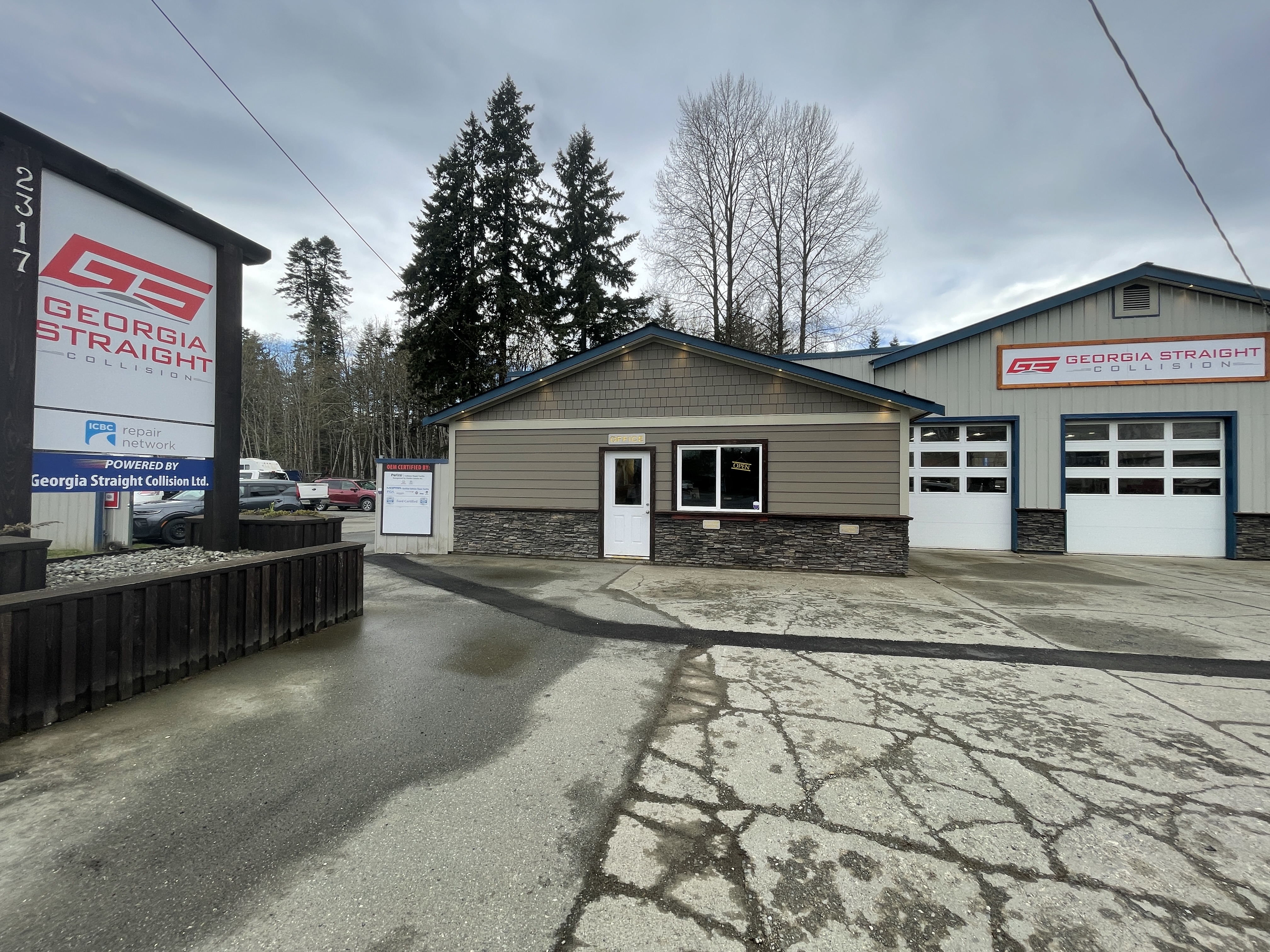 Georgia Straight Collision Ltd gallery 4