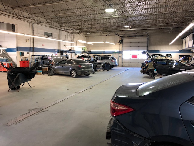 MidWest Meidl Collision Centre gallery 3