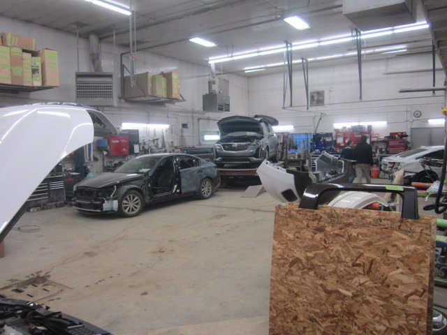 CSN DARVS - Darv's Auto Body gallery 4