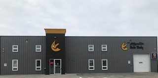 Moonlite Auto Body Ltd gallery 1