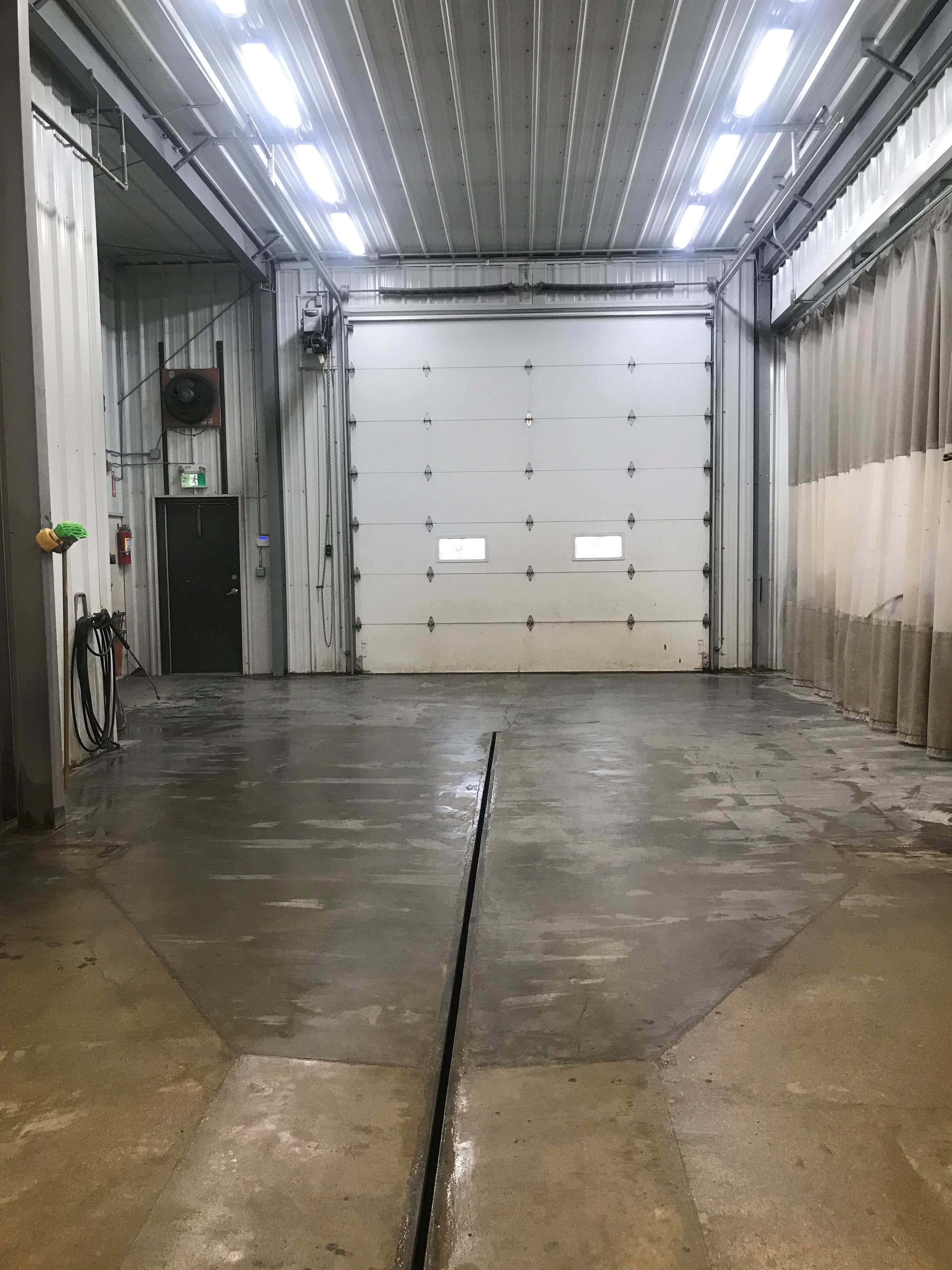 Moonlite Auto Body Ltd gallery 4