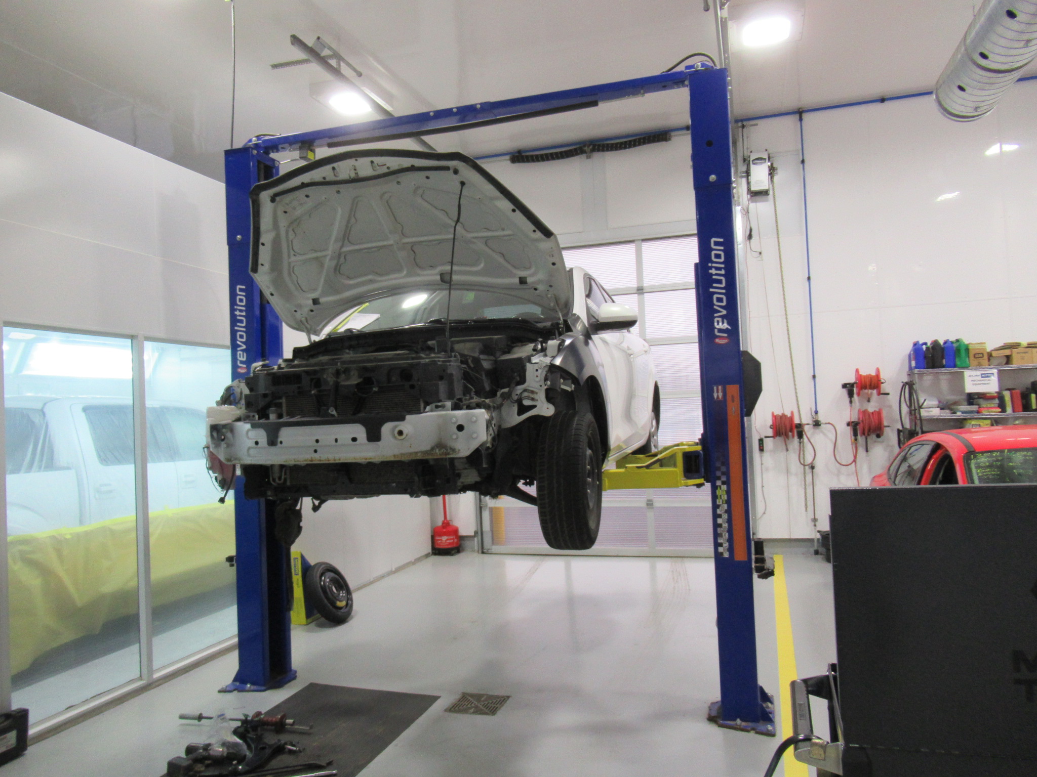 CSN Hutten Collision Centre Inc gallery 6