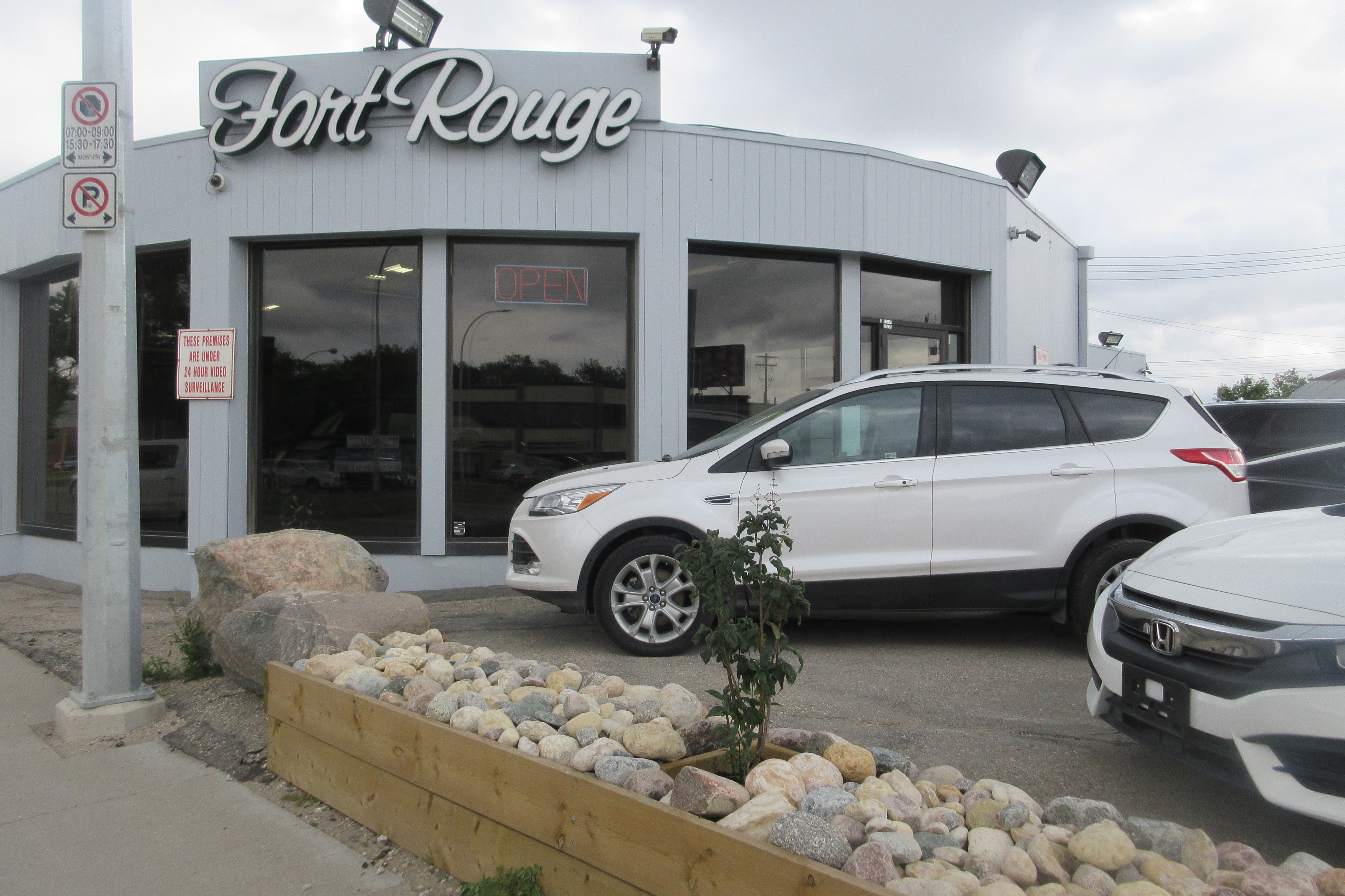Fort Rouge Autobody gallery 1
