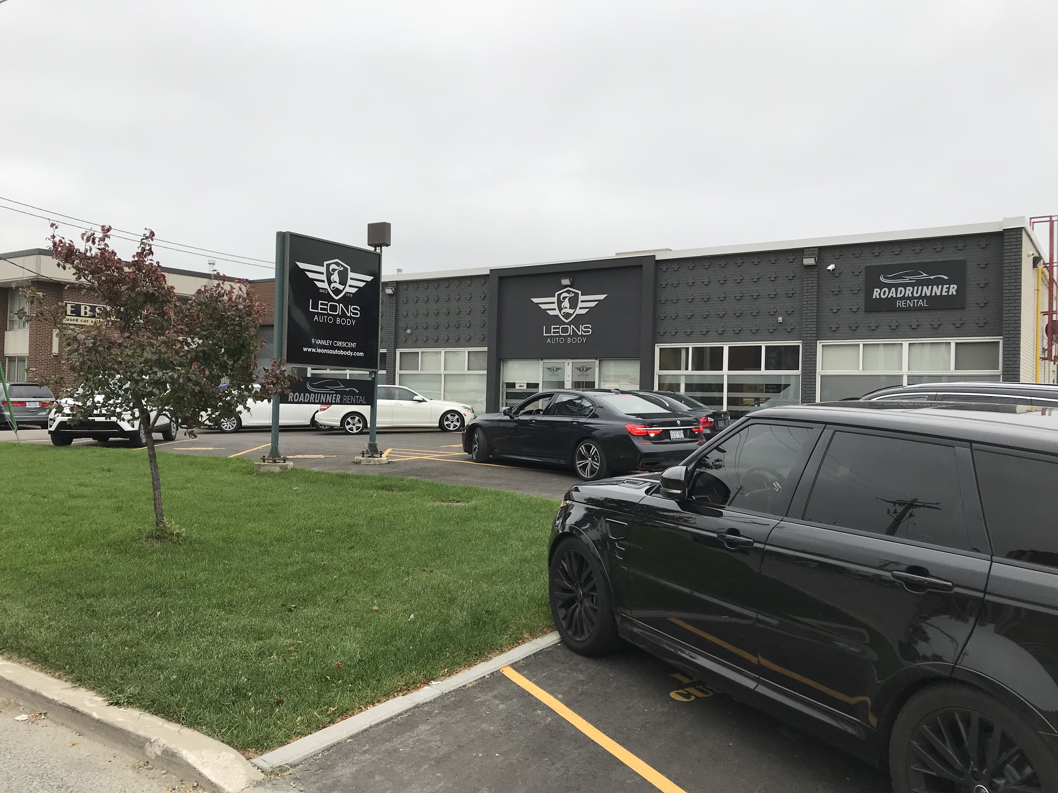 Leons Auto Body - North York gallery 1