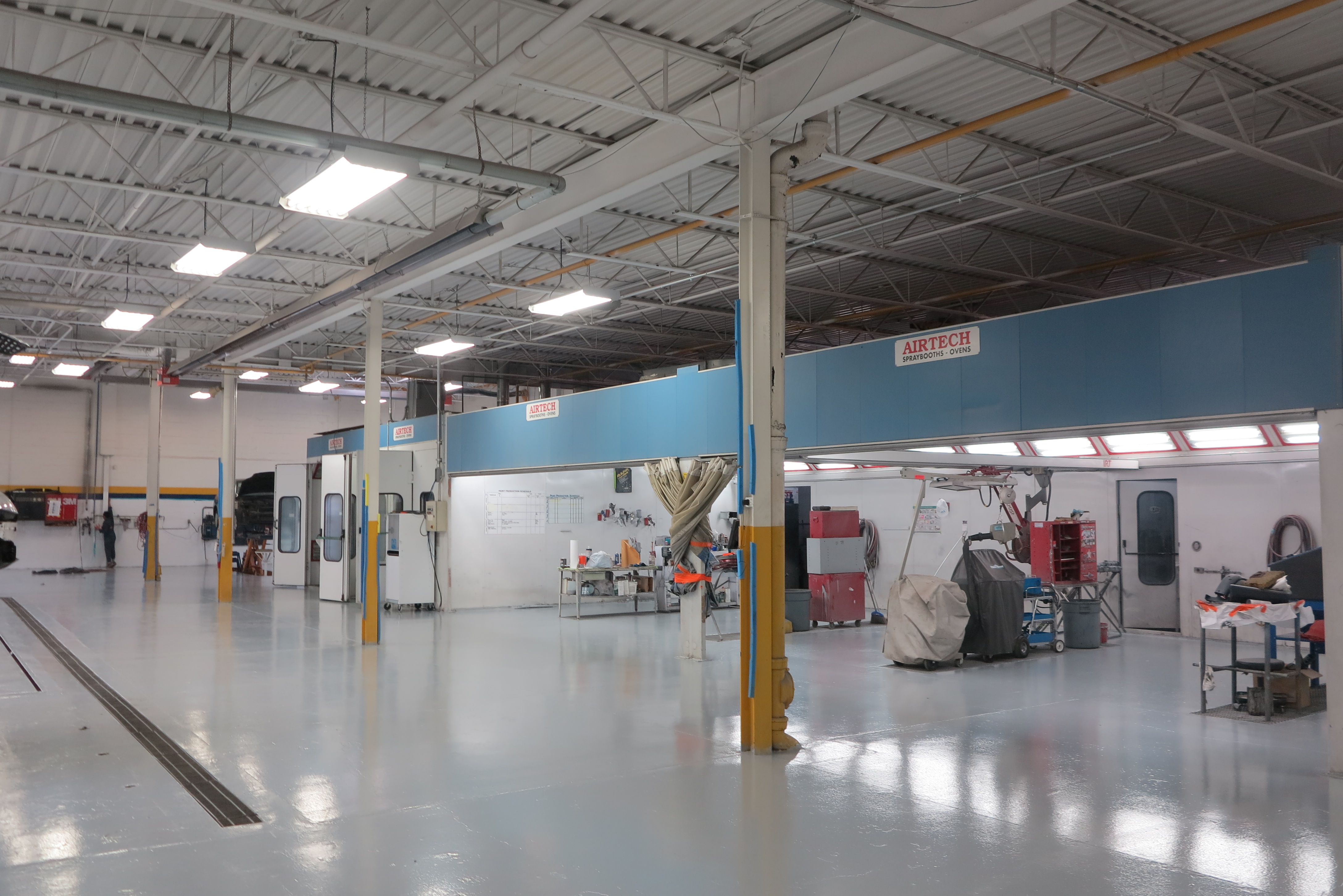 Leons Auto Body - North York gallery 5