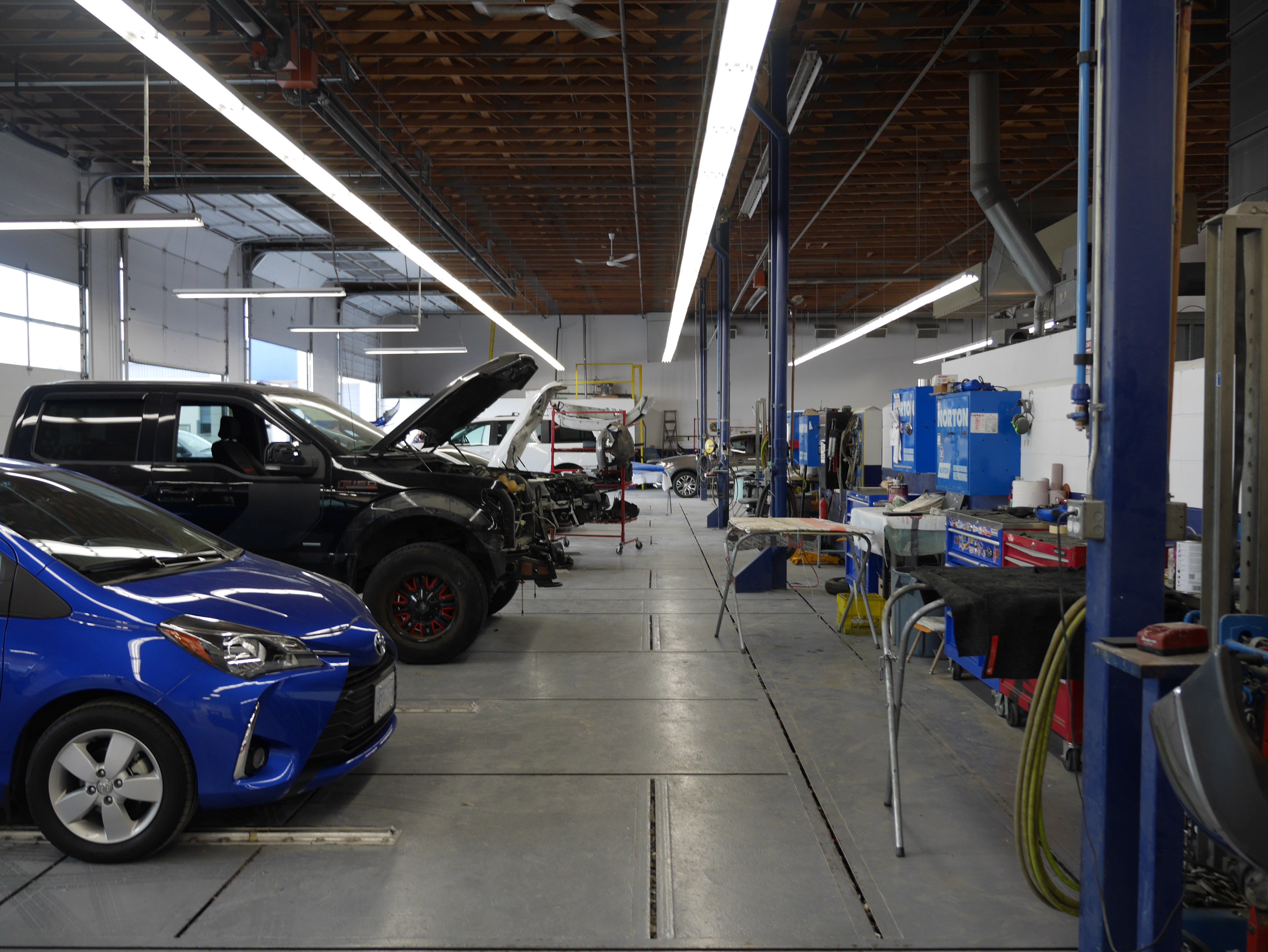Craftsman Collision Surrey (Landmark Way) gallery 3
