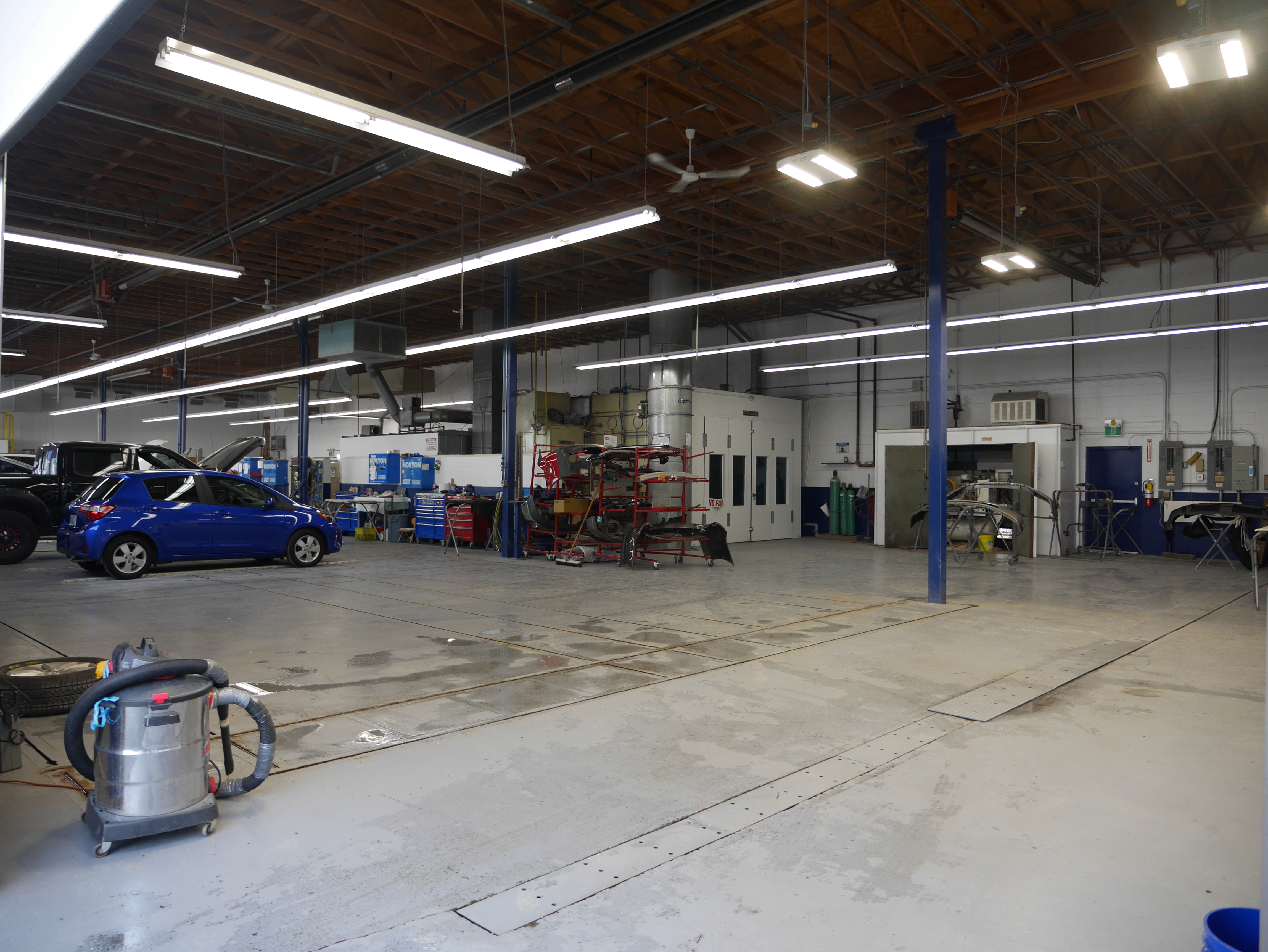 Craftsman Collision Surrey (Landmark Way) gallery 4
