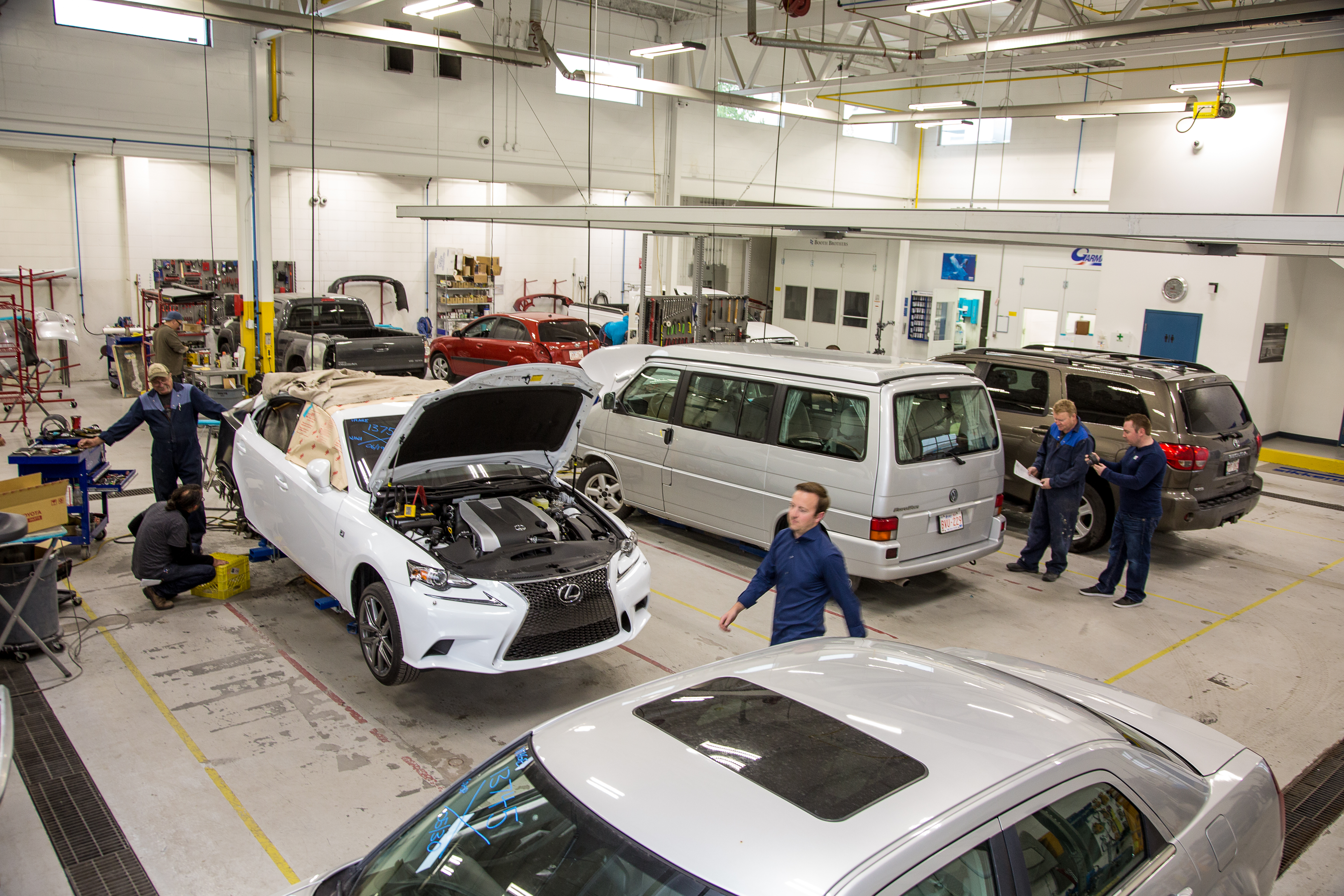 CSN Crowfoot Image Auto Body gallery 3
