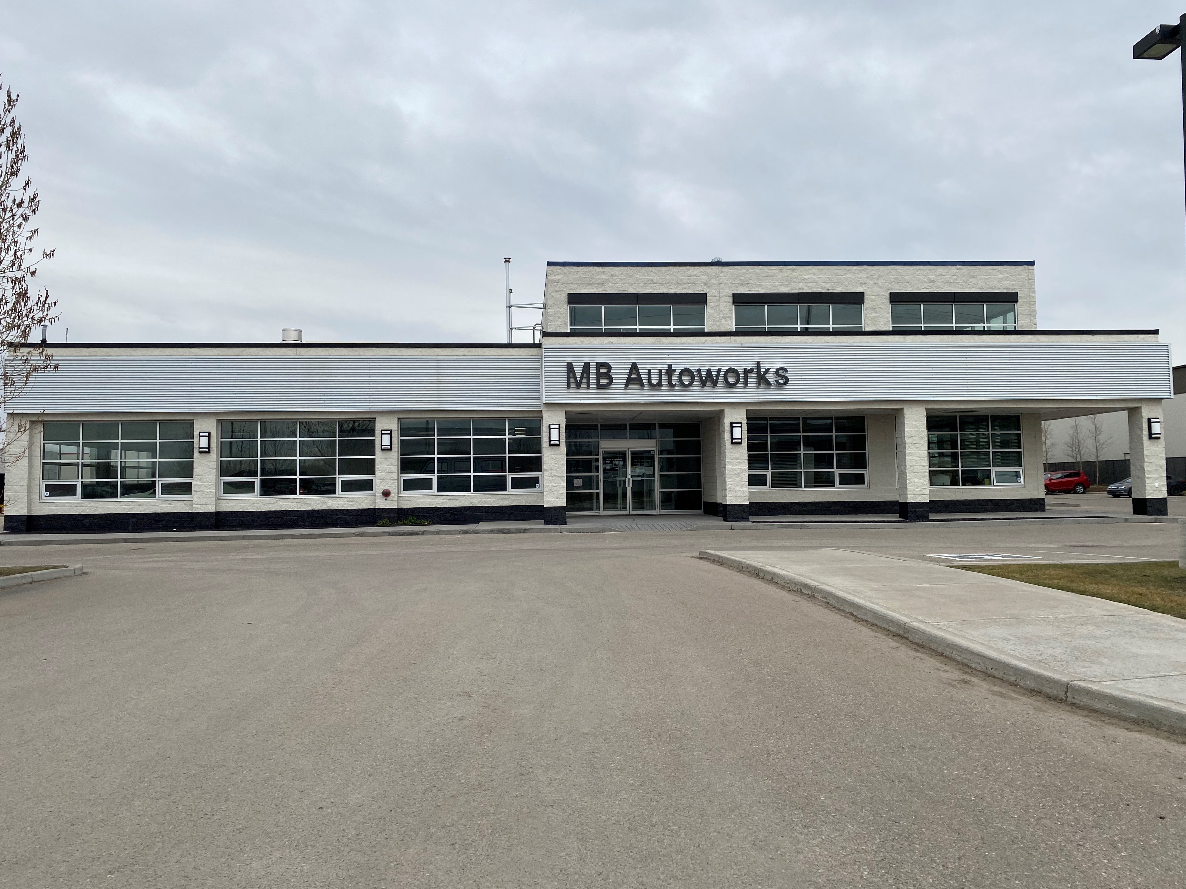 MB Autoworks/Distinctive Autoworks gallery 1