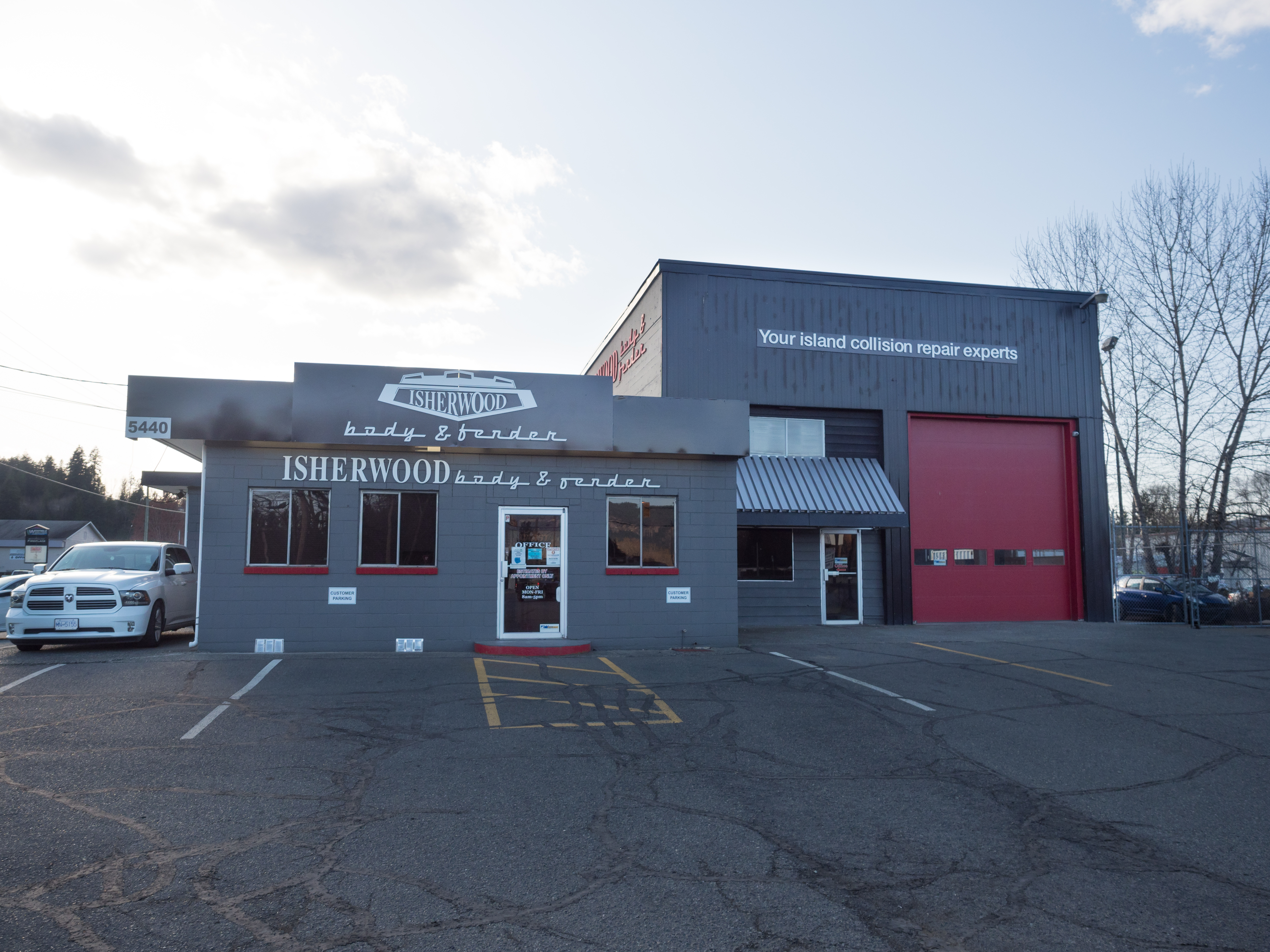 Isherwood Body and Fender gallery 1