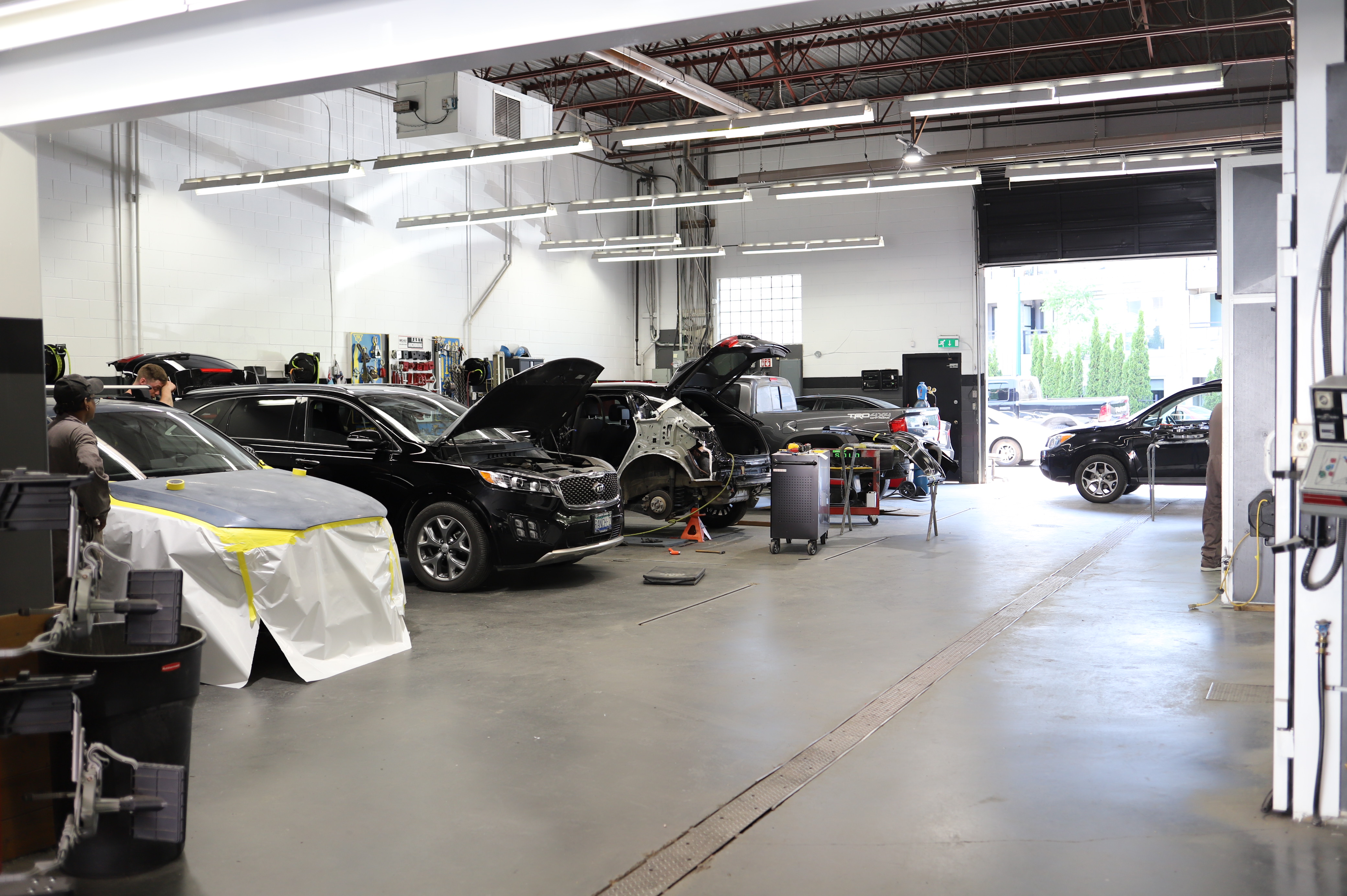 CARSTAR Vancouver (Ivans Auto Body) gallery 2