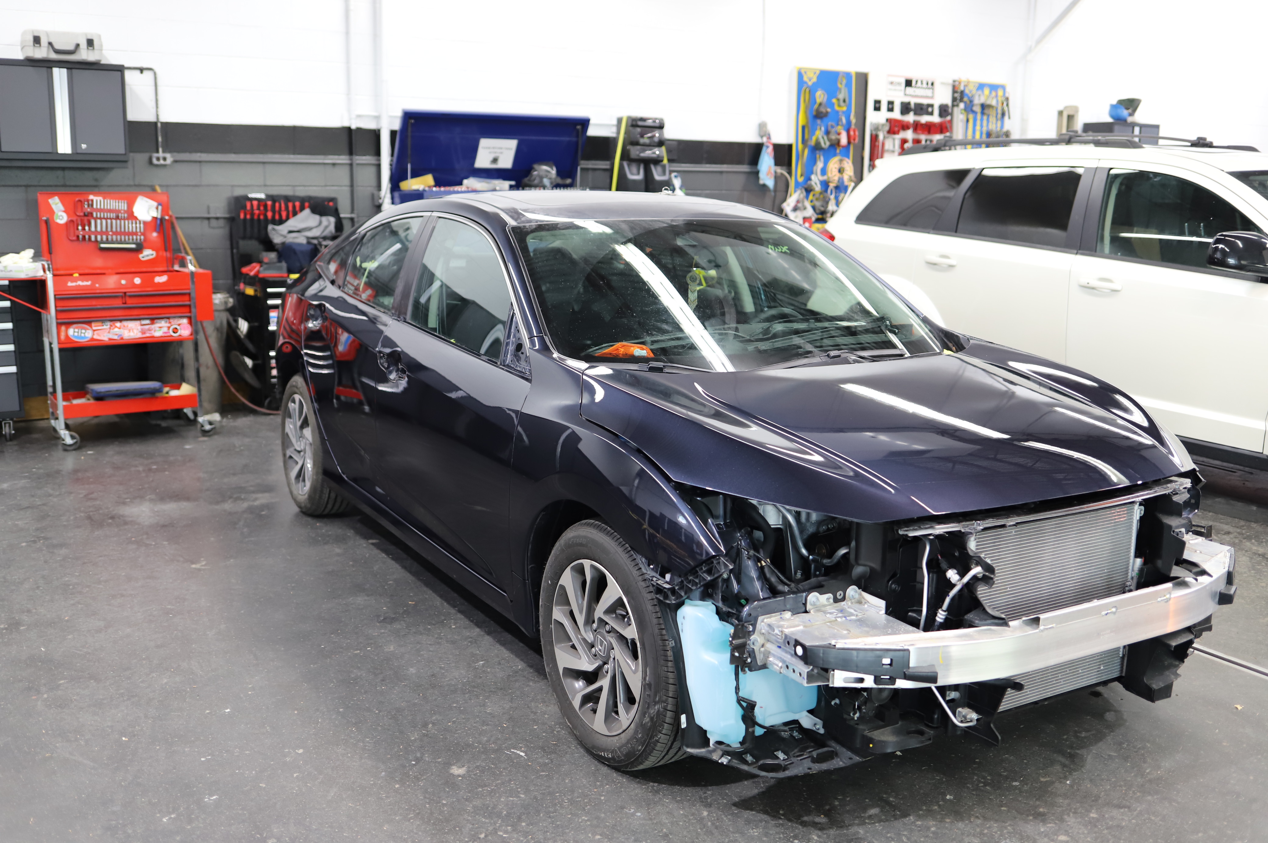 CARSTAR Vancouver (Ivans Auto Body) gallery 3