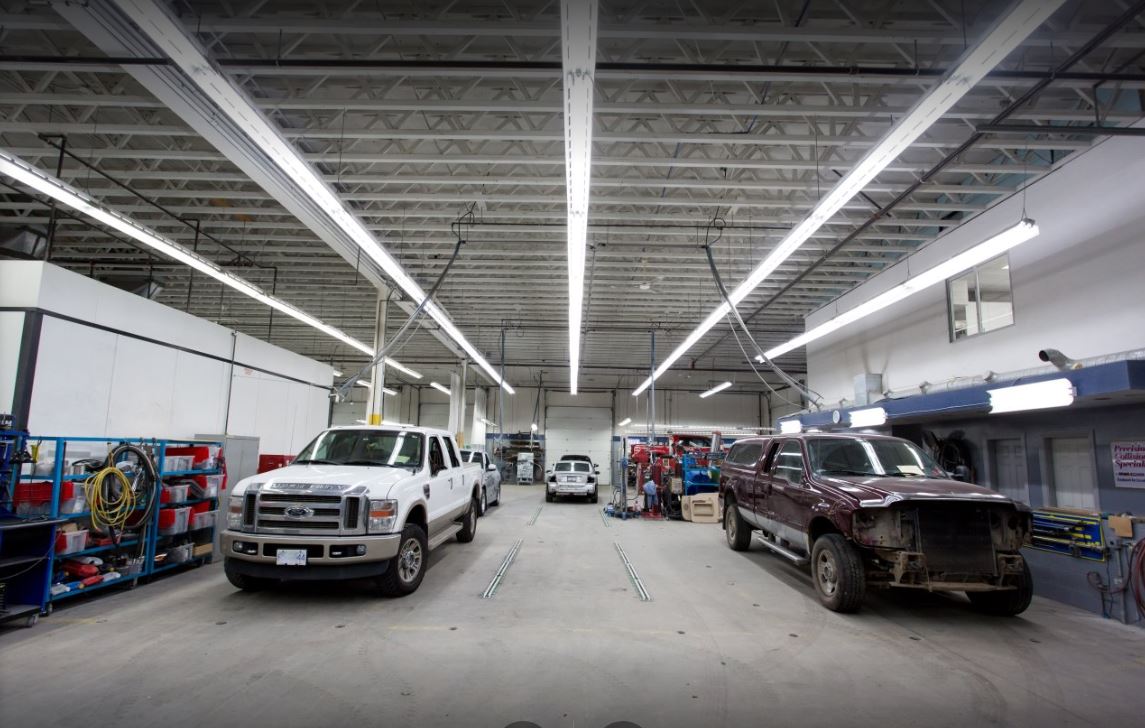 Dams Ford Collision gallery 3