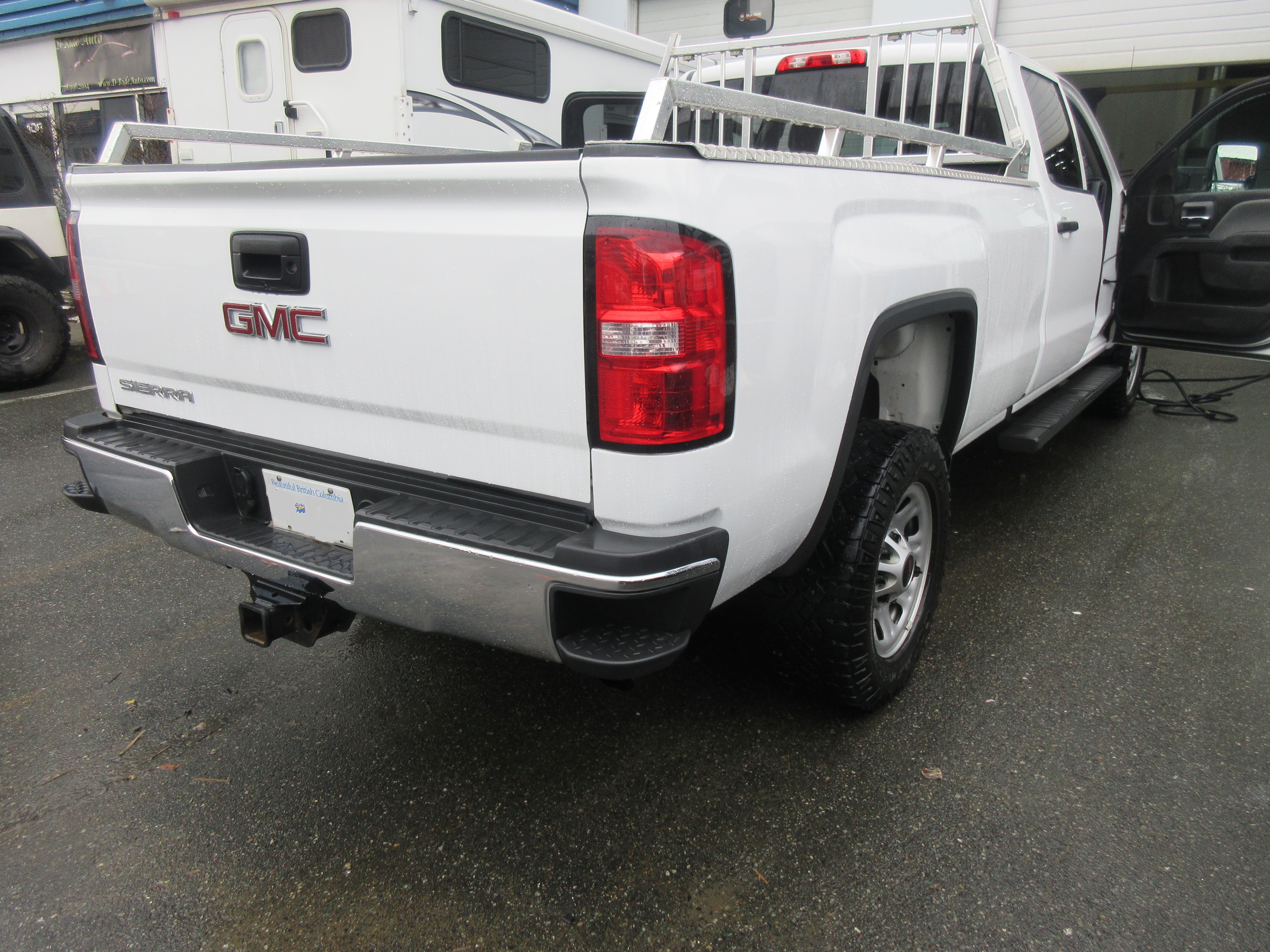 Sea wall Autobody & paint LTD gallery 7