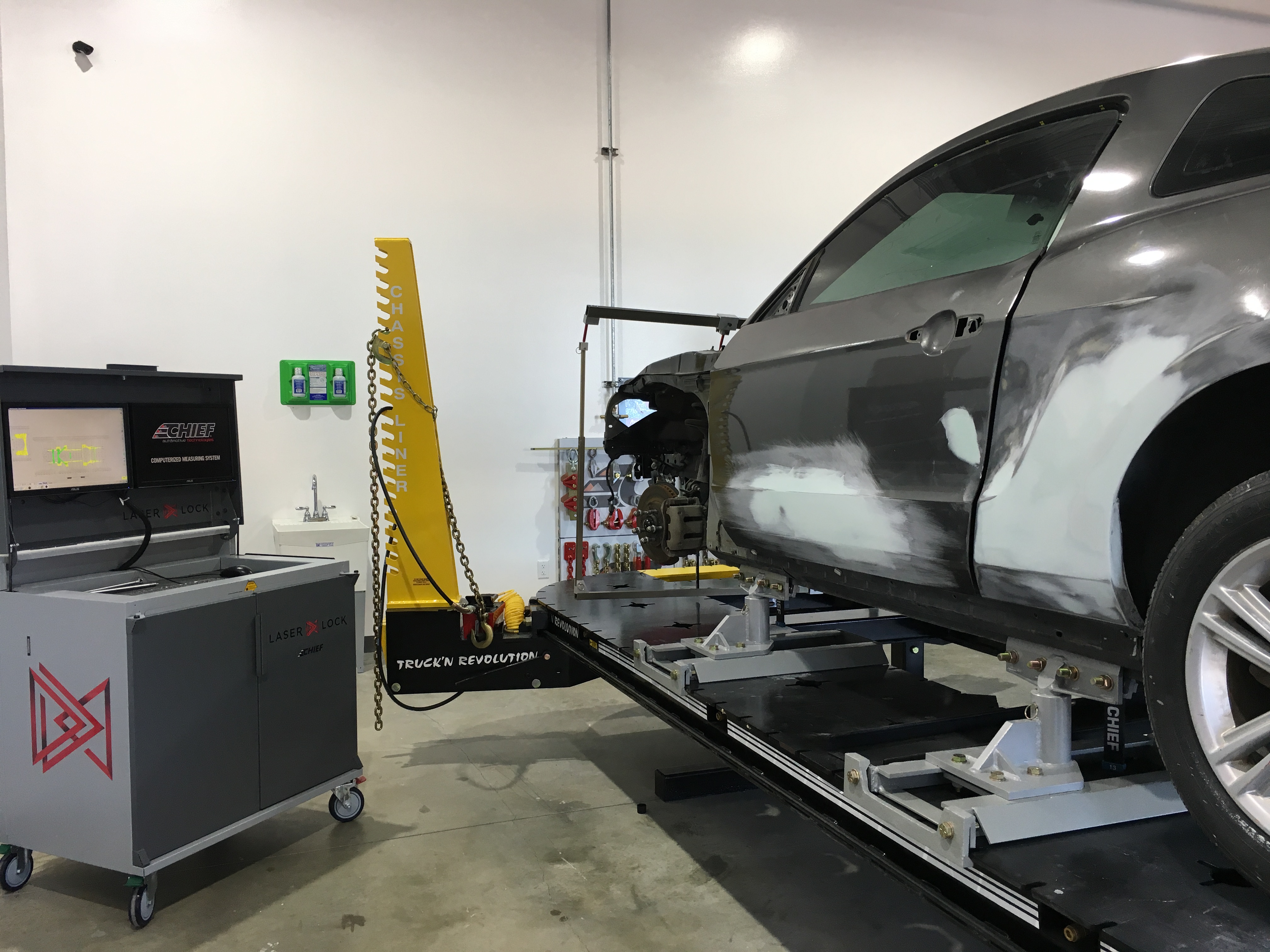 CARSTAR Elite Collision gallery 5