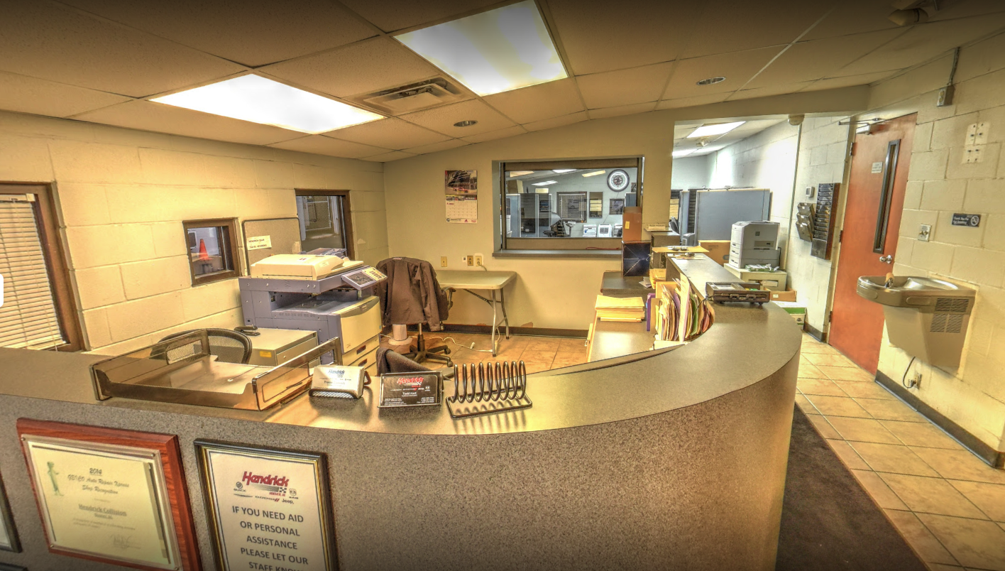 Hendrick Collision Center - Hoover 1626 gallery 3